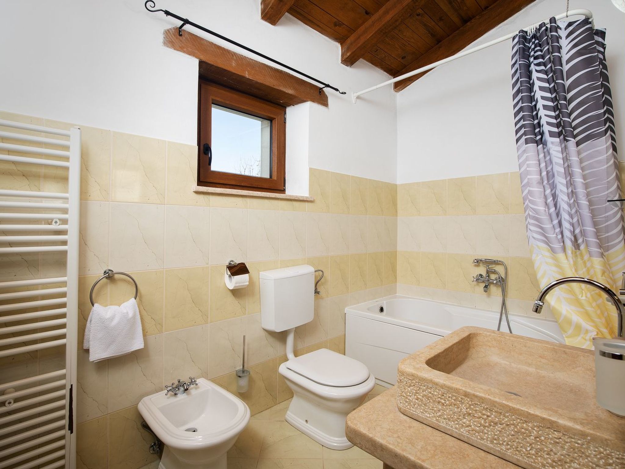 Haus in Bertoši mit privatem Pool-Drinnen