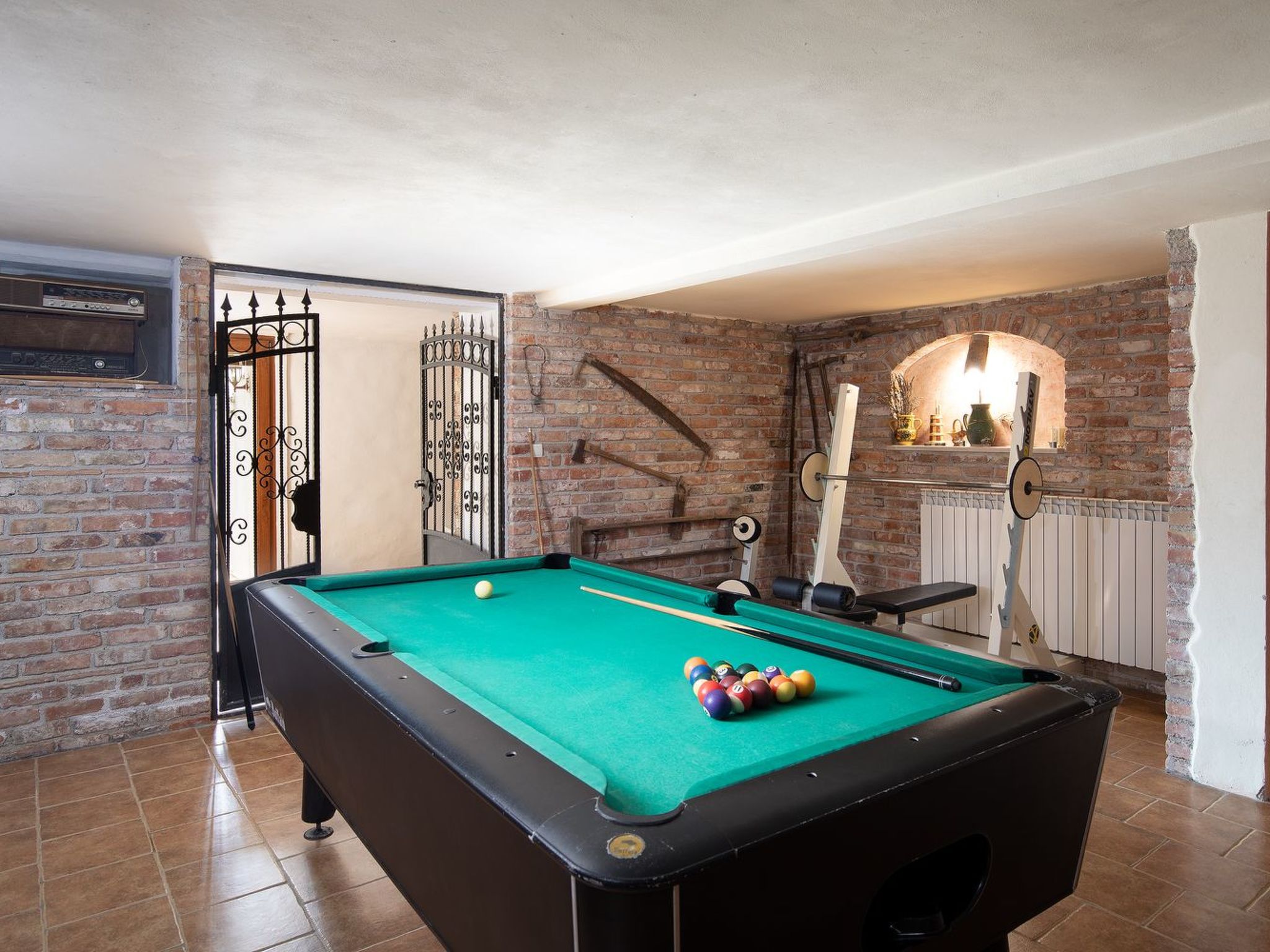 Haus in Bertoši mit privatem Pool-Drinnen