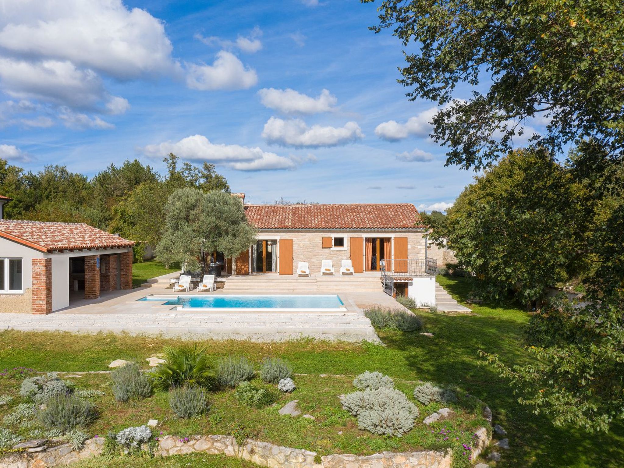 Haus in Bertoši mit privatem Pool-Drinnen