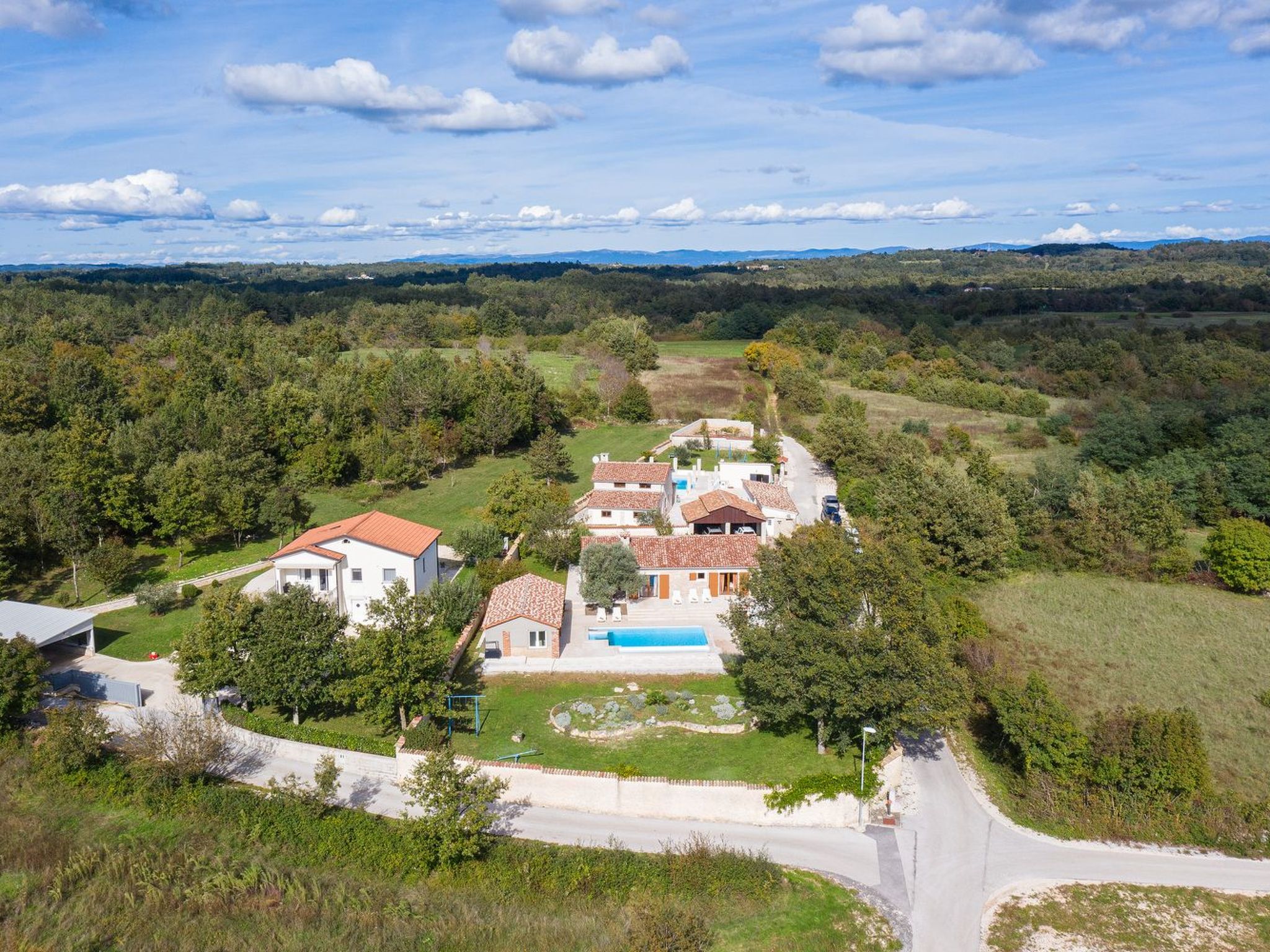 Haus in Bertoši mit privatem Pool-Drinnen