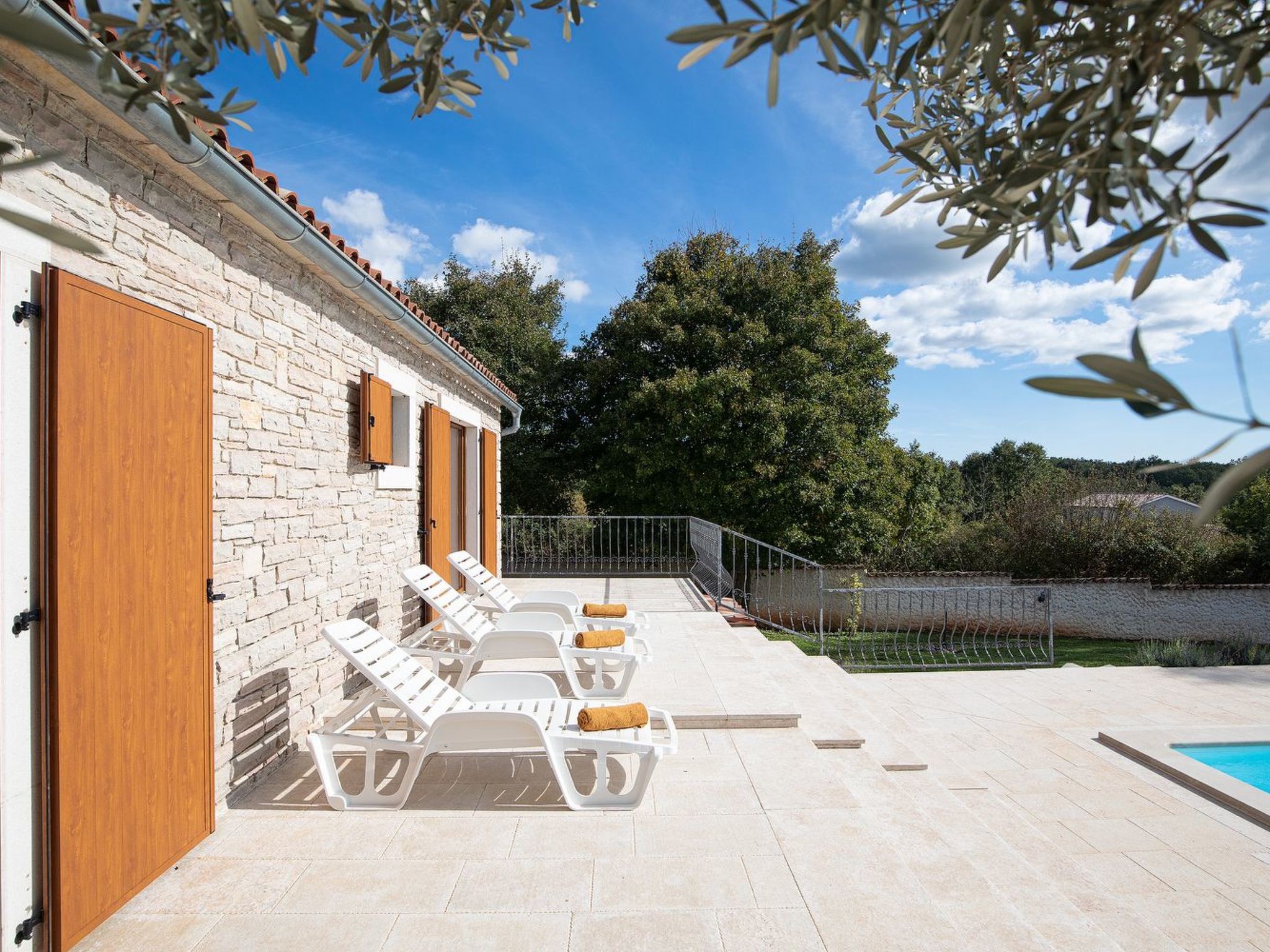 Haus in Bertoši mit privatem Pool-Drinnen