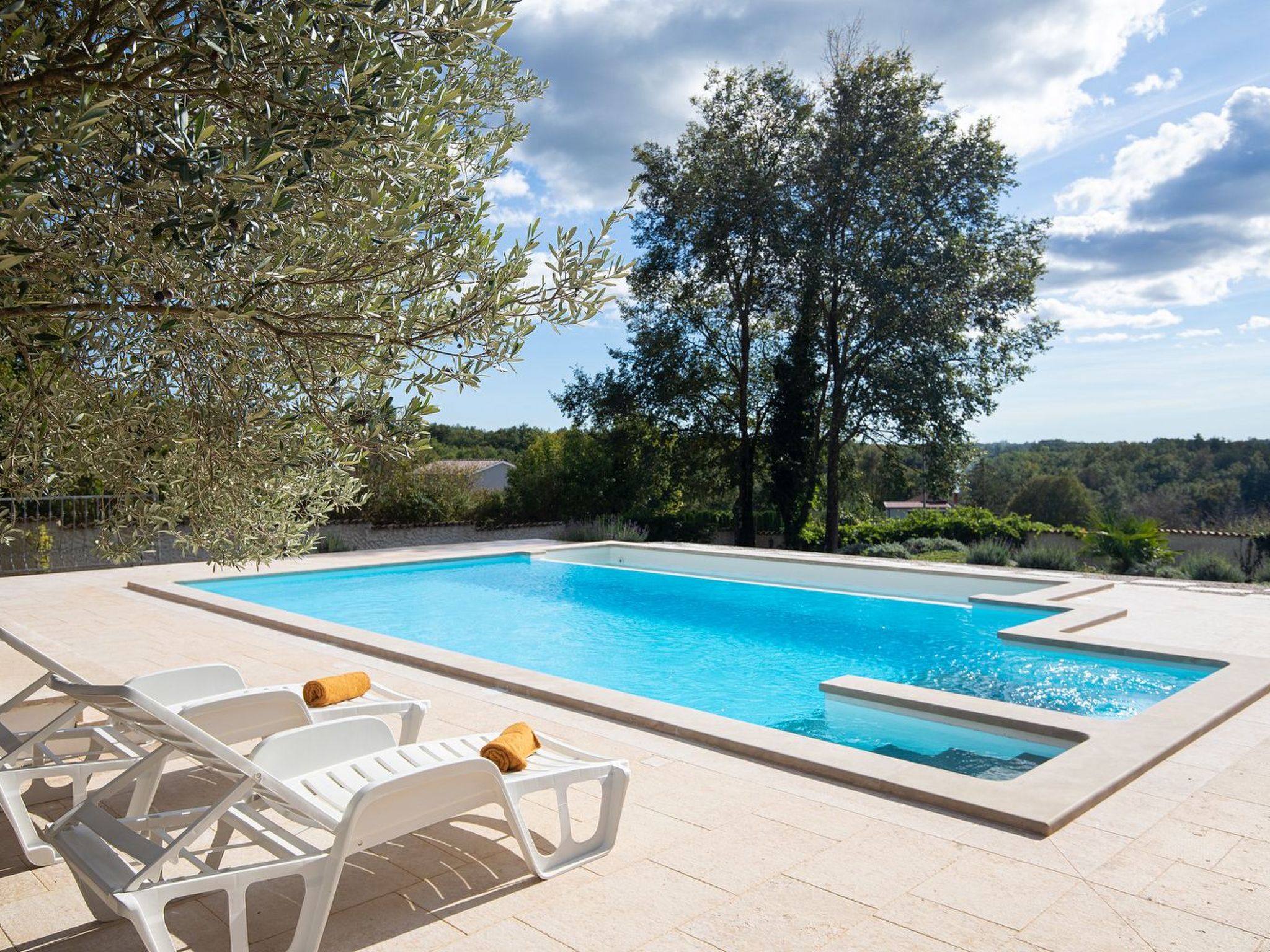 Haus in Bertoši mit privatem Pool-Drinnen