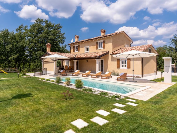 Vrijstaande villa Lucija in Pazin met privézwembad in Pazin