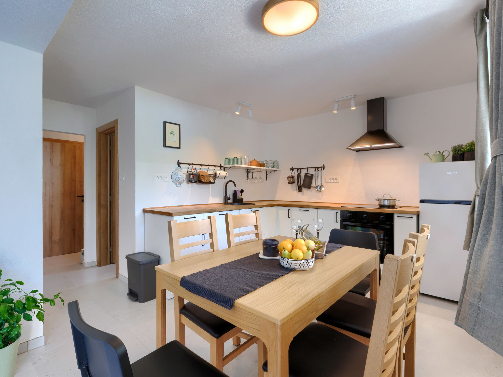 Maison Klementini – Cuisine et coin repas, photo 6 sur 48
