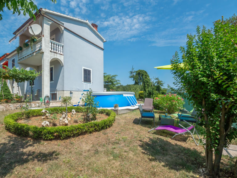 Ruim appartement Olivia in rustig Pićan voor 5 personen in Pićan