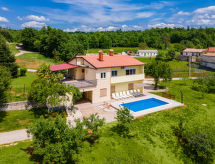 Vrijstaand vakantiehuis Larisa met privézwembad bij Pićan, Istrië - thumbnail 1