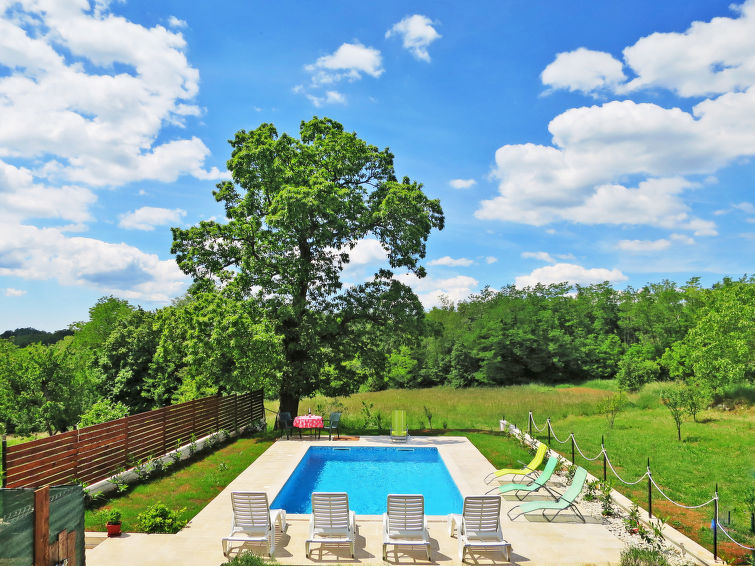Search and Stay destination Montovani, Istarska županija - Croatia from AU$ 237. Sonja (IPC157)