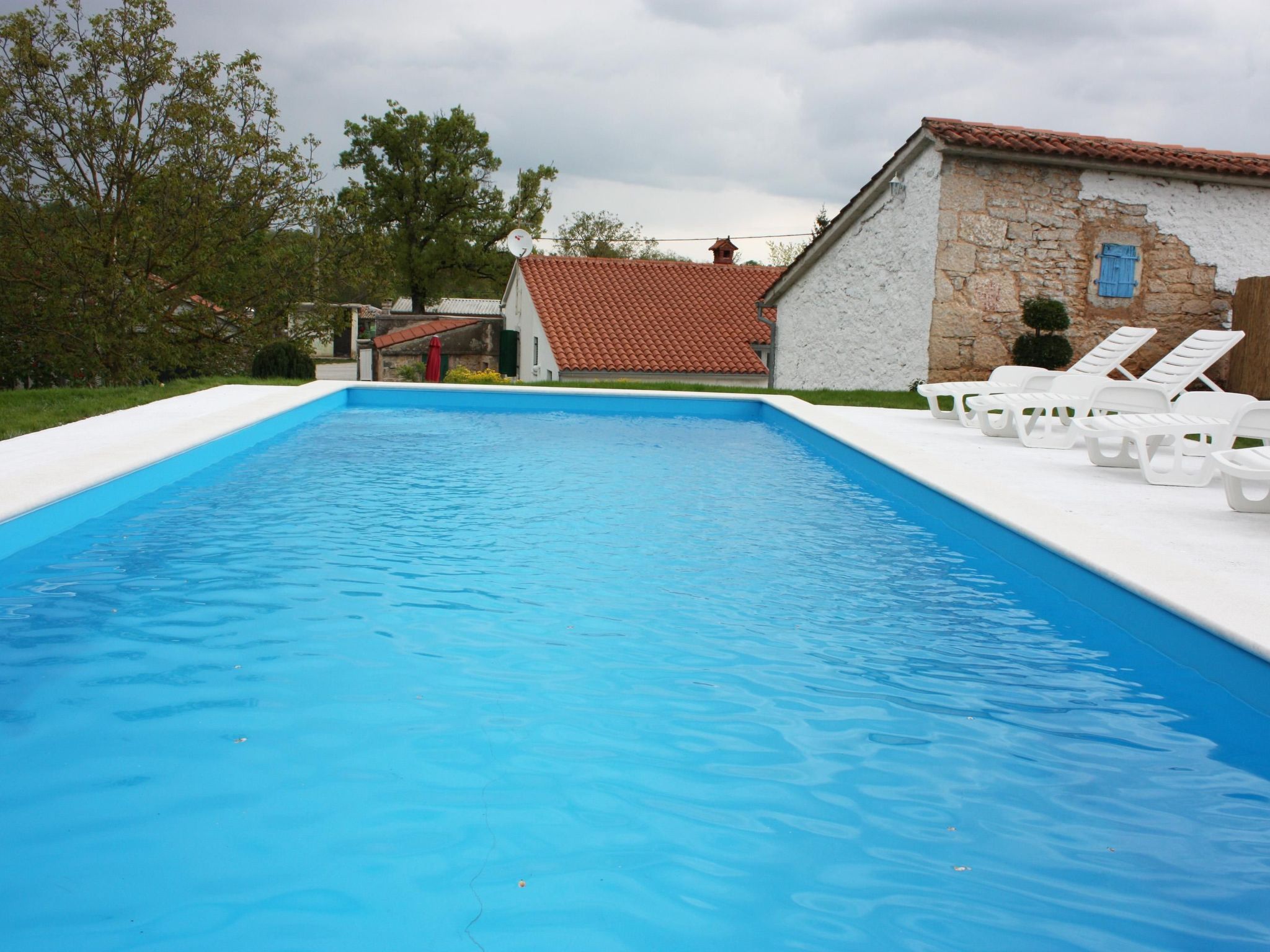 Romantische Villa mit weitläufigem Garten-Dedans