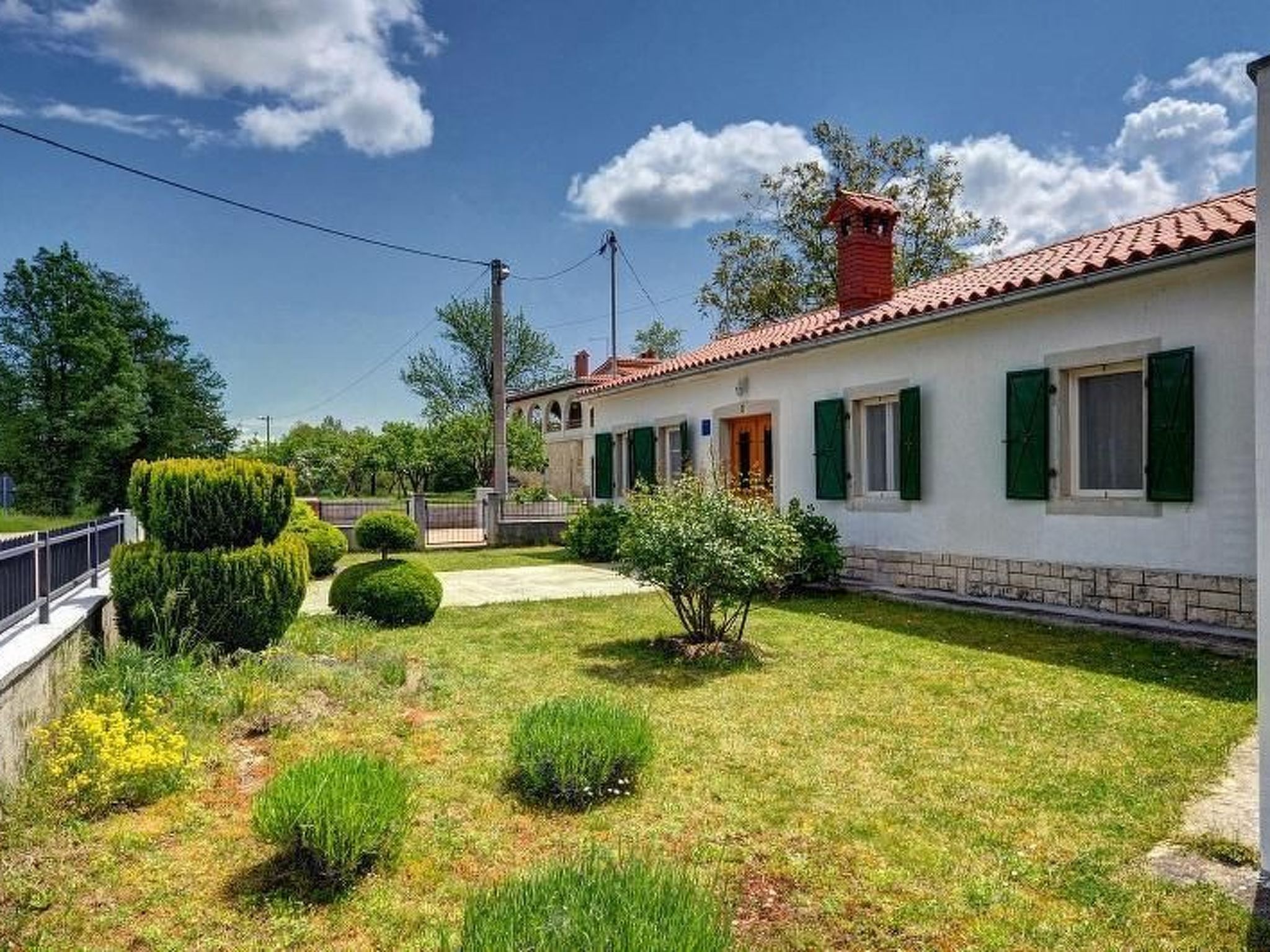 Romantische Villa mit weitläufigem Garten-Dedans