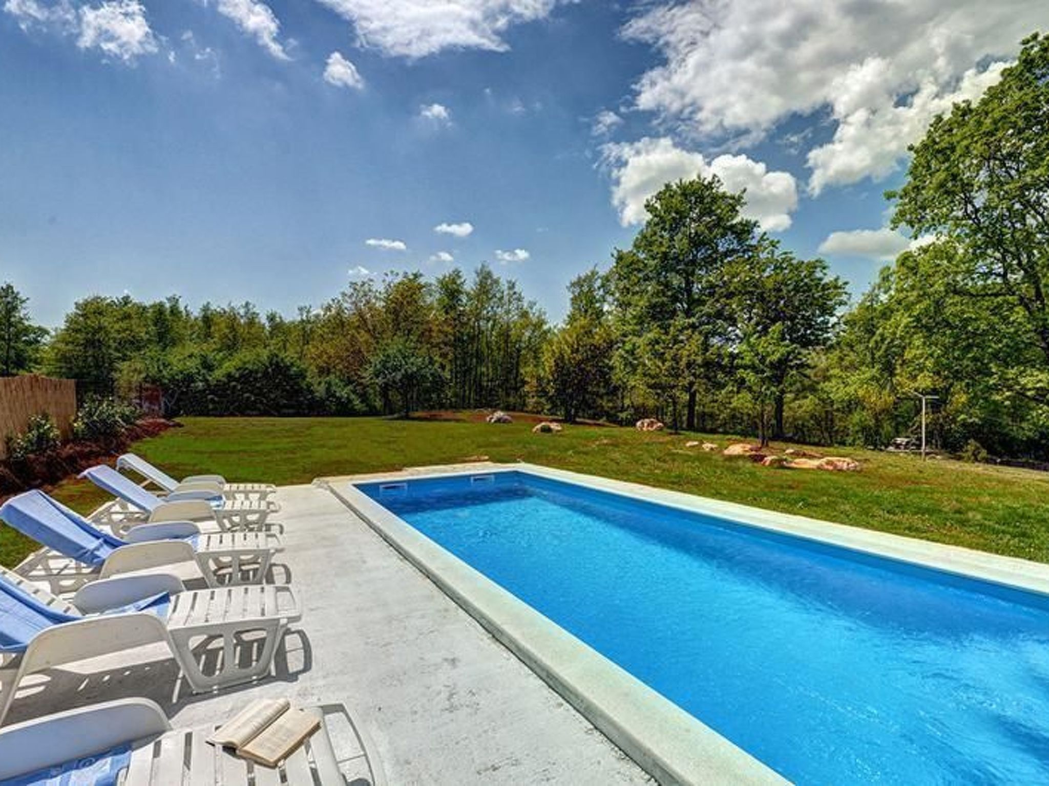 Romantische Villa mit weitläufigem Garten-Dedans