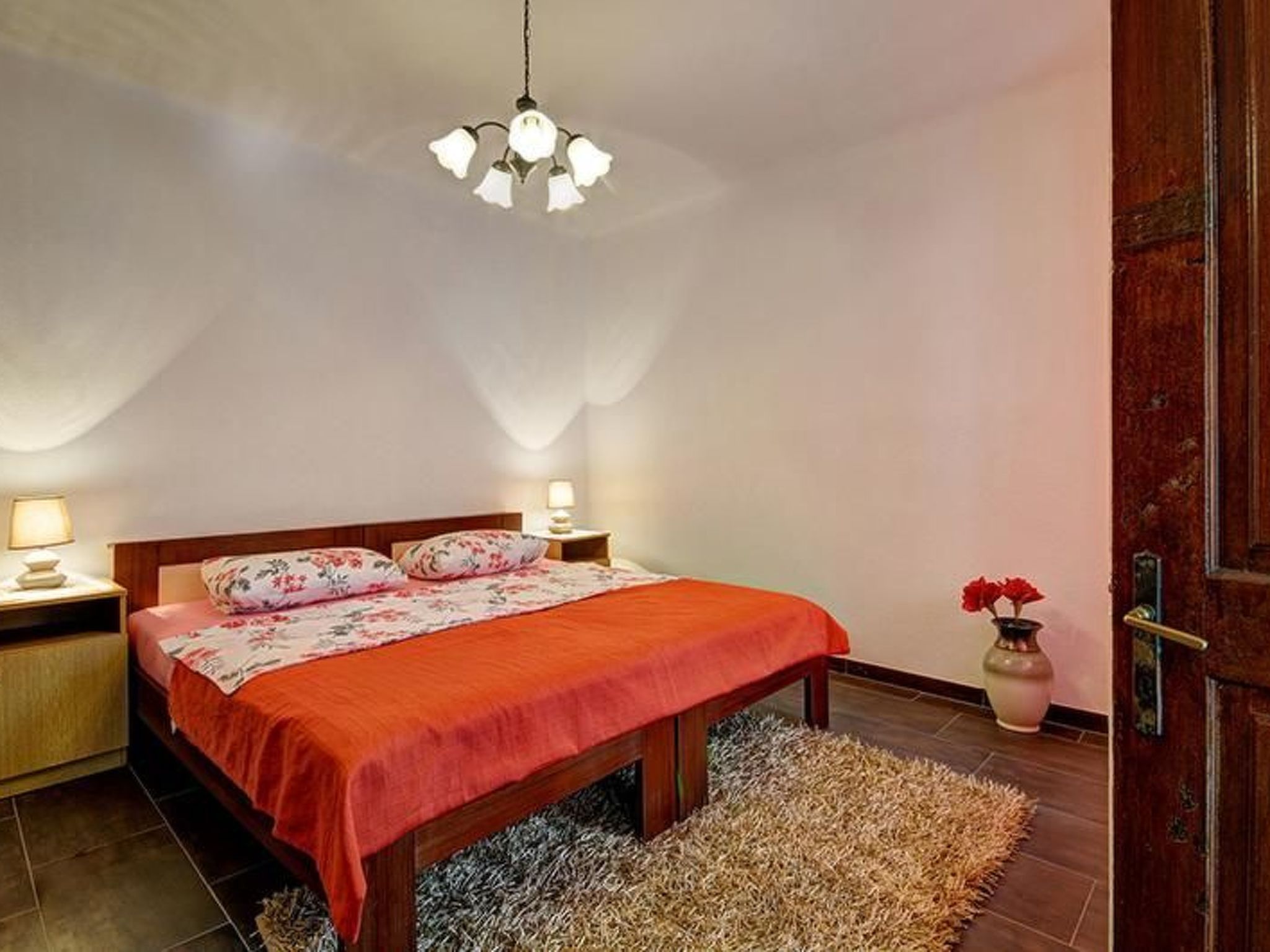 Romantische Villa mit weitläufigem Garten-Dedans