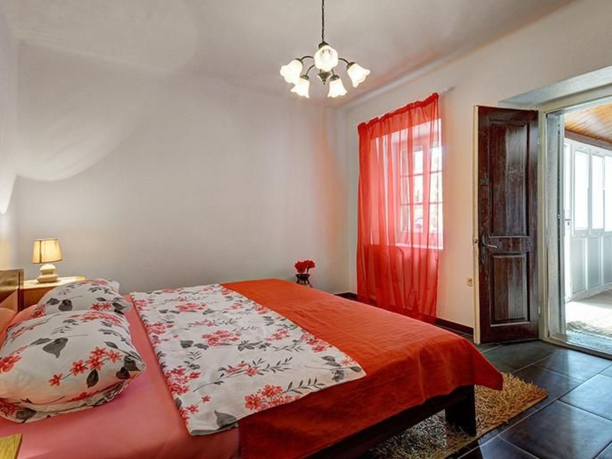 Romantische Villa mit weitläufigem Garten-Dedans