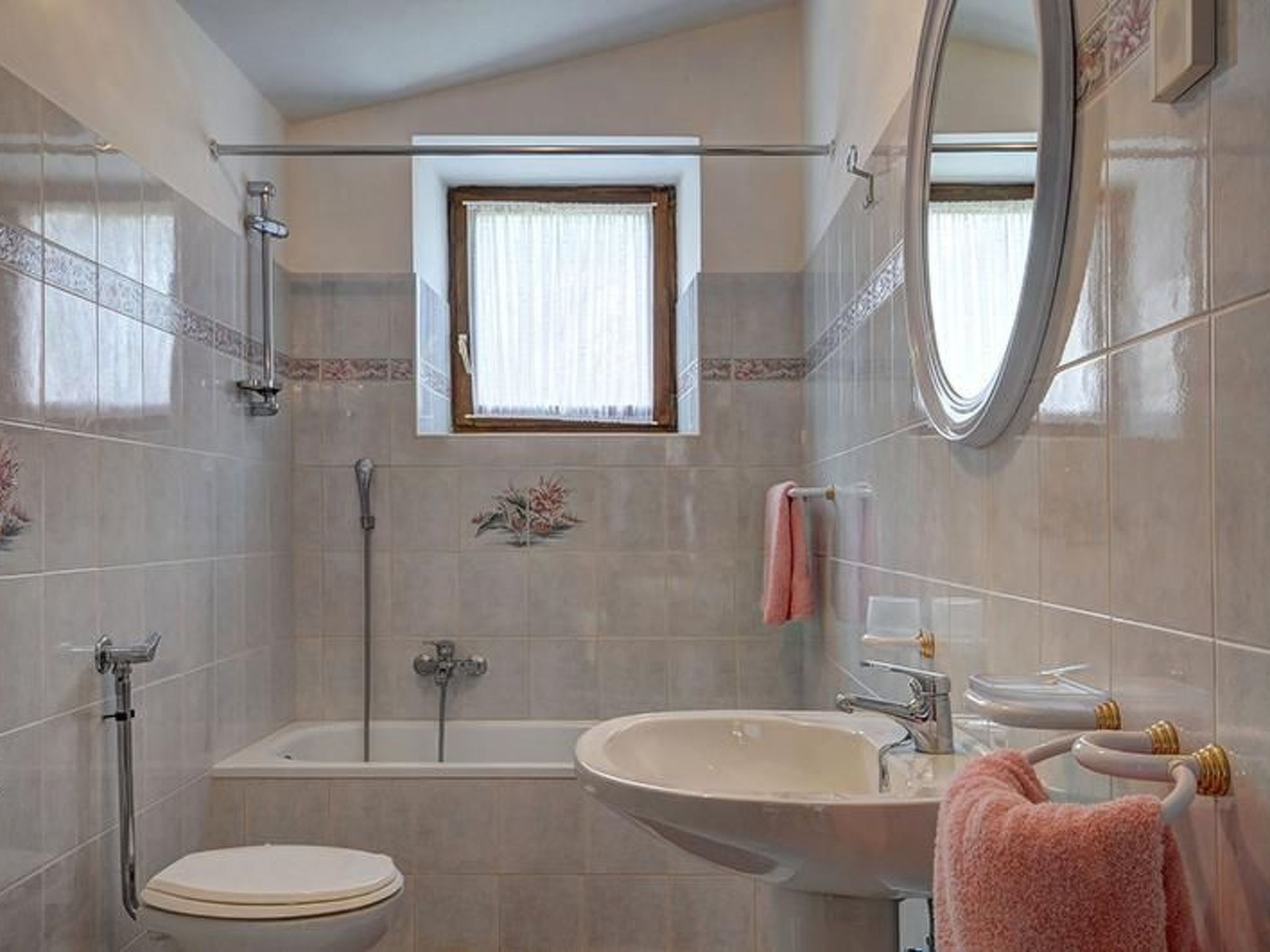 Romantische Villa mit weitläufigem Garten-Dedans