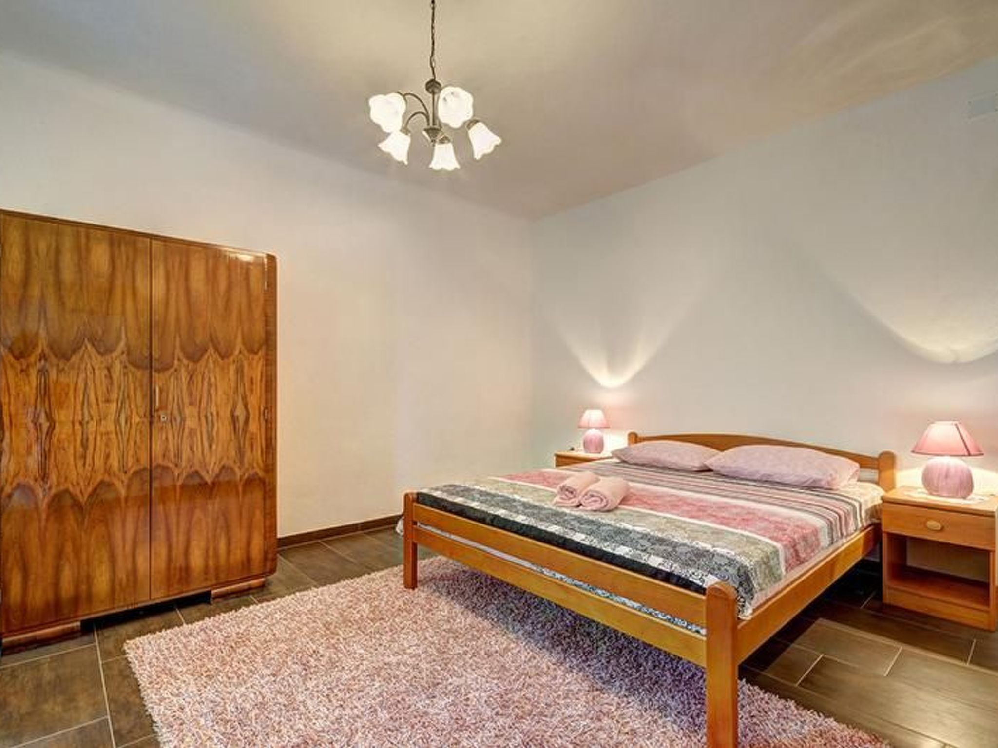 Romantische Villa mit weitläufigem Garten-Dedans