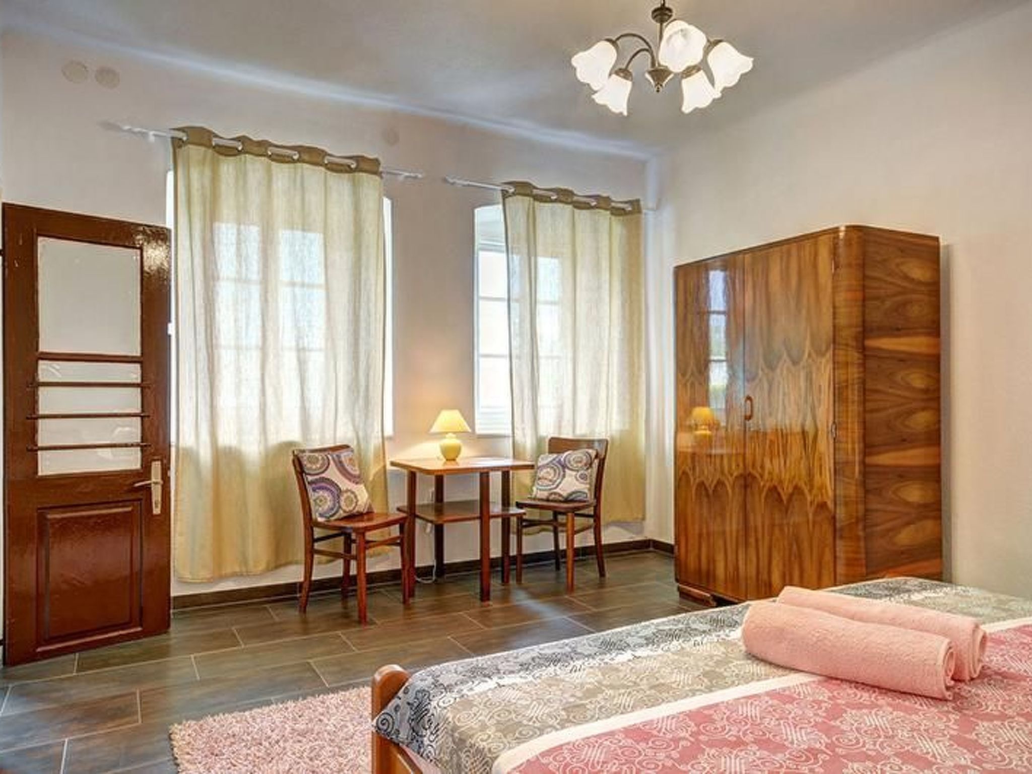 Romantische Villa mit weitläufigem Garten-Dedans