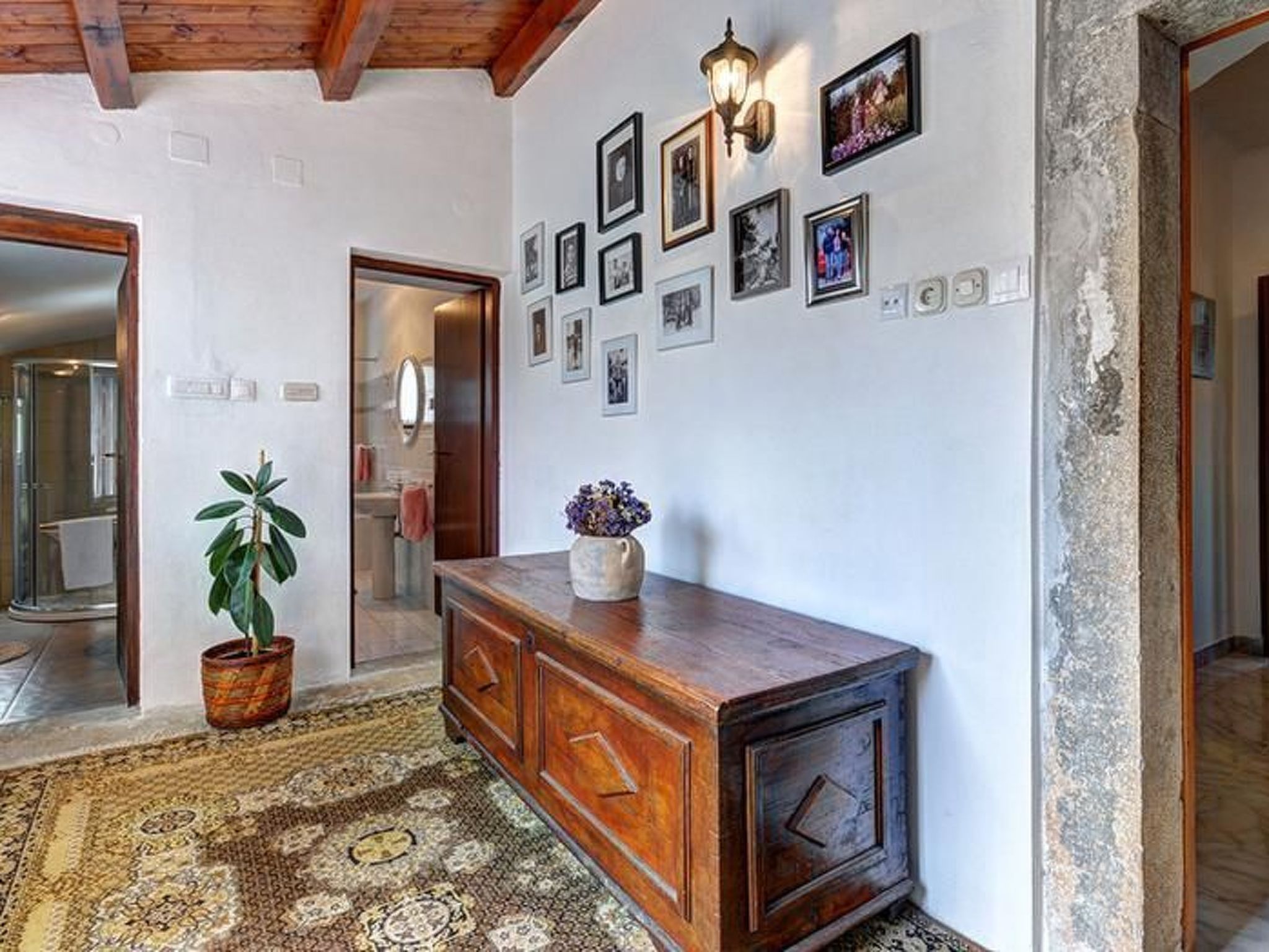 Romantische Villa mit weitläufigem Garten-Dedans