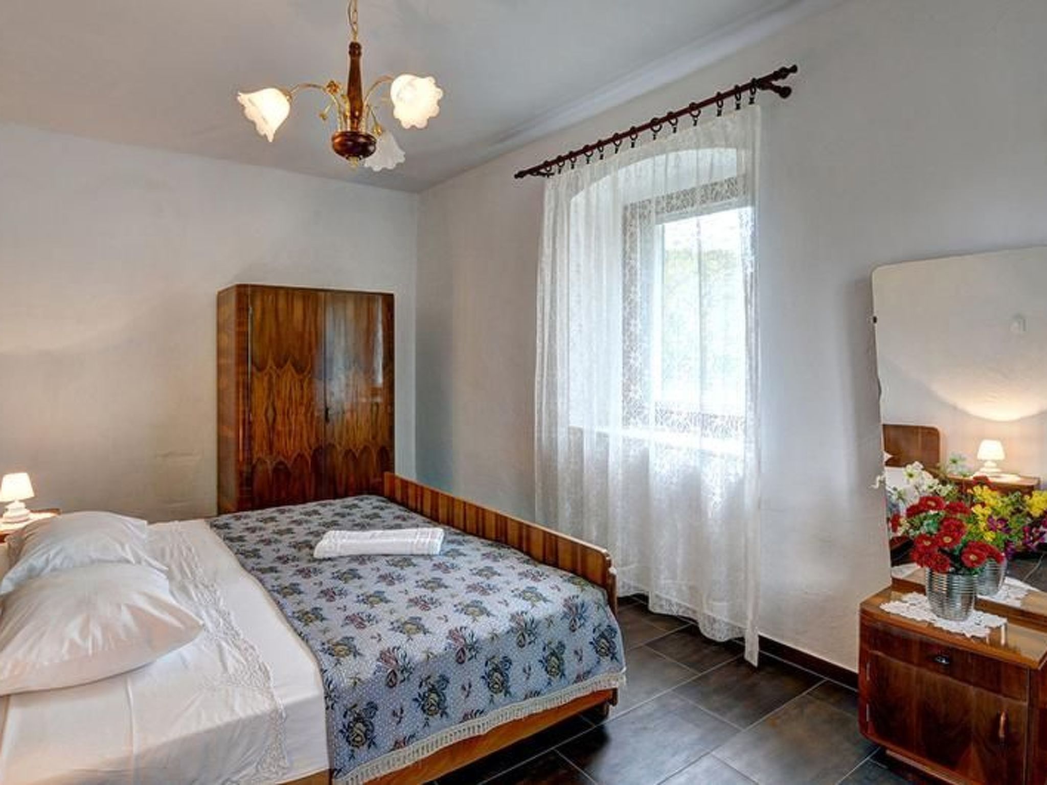 Romantische Villa mit weitläufigem Garten-Dedans