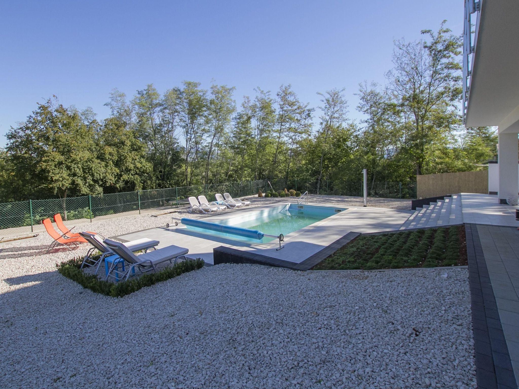 Villa mit Pool-Dedans
