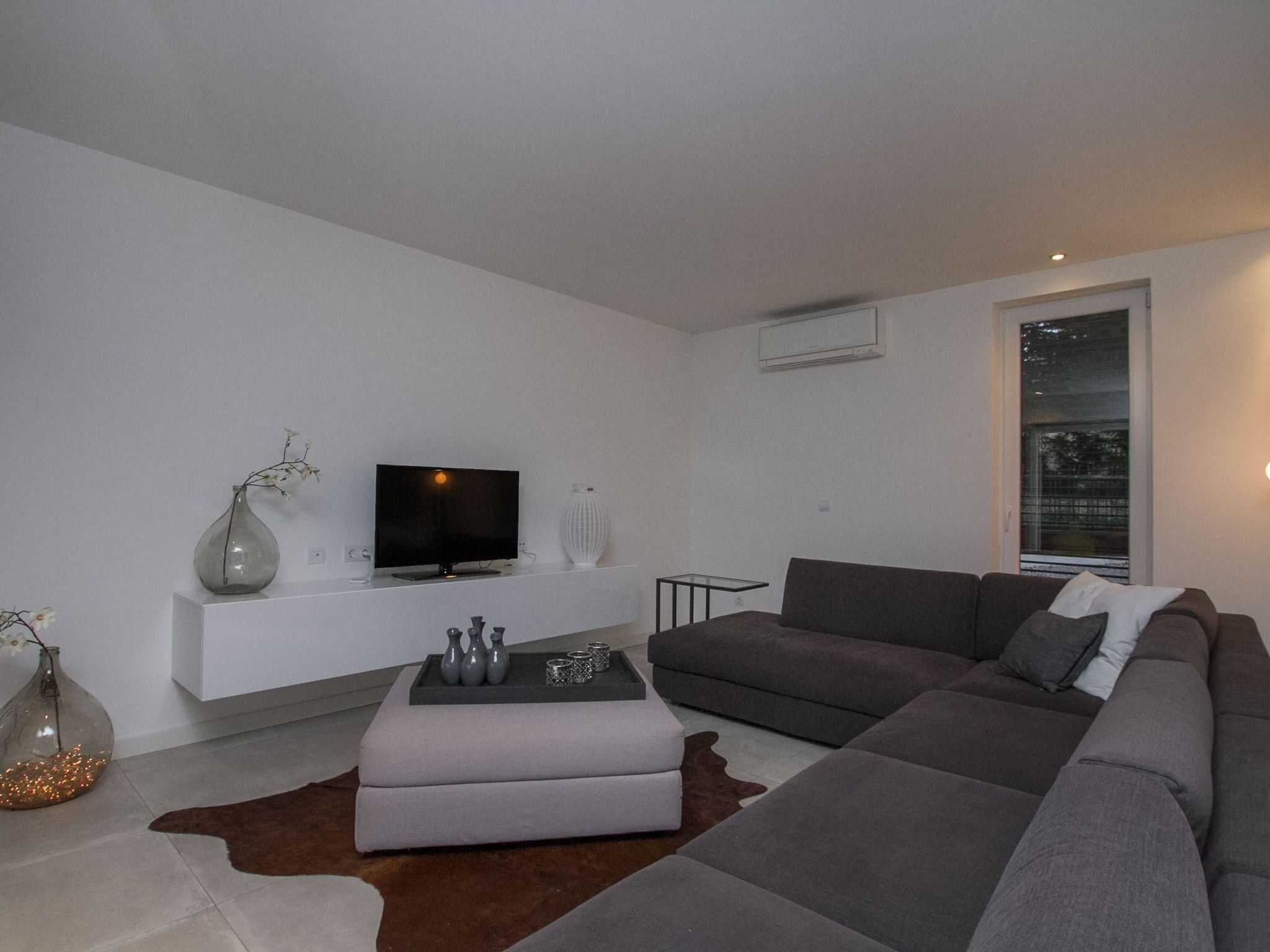 Villa mit Pool-Dedans