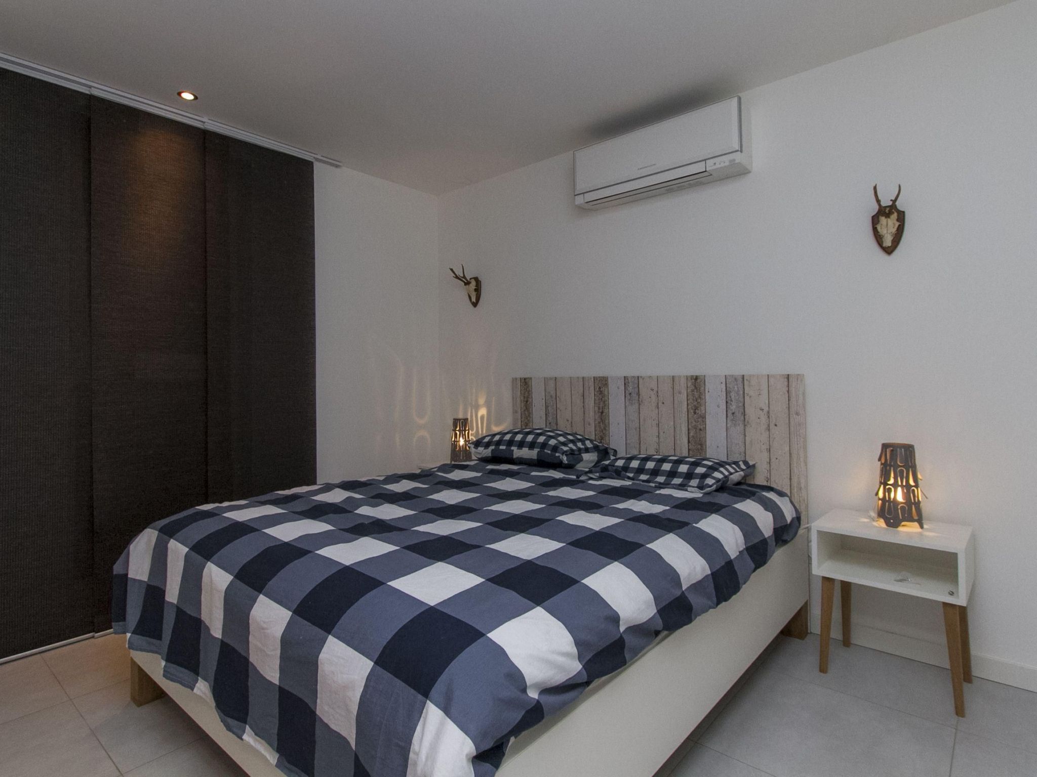 Villa mit Pool-Dedans