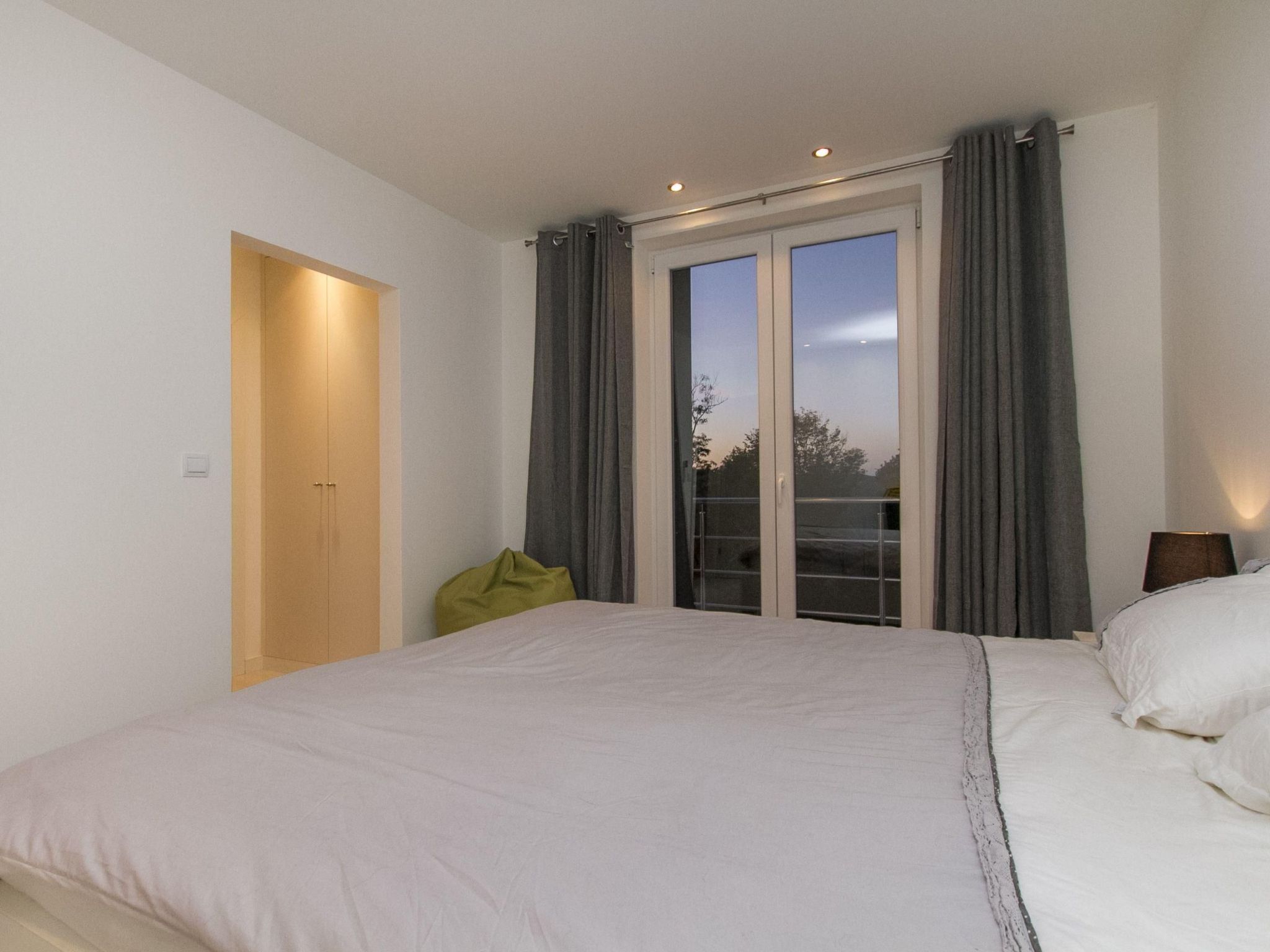 Villa mit Pool-Dedans