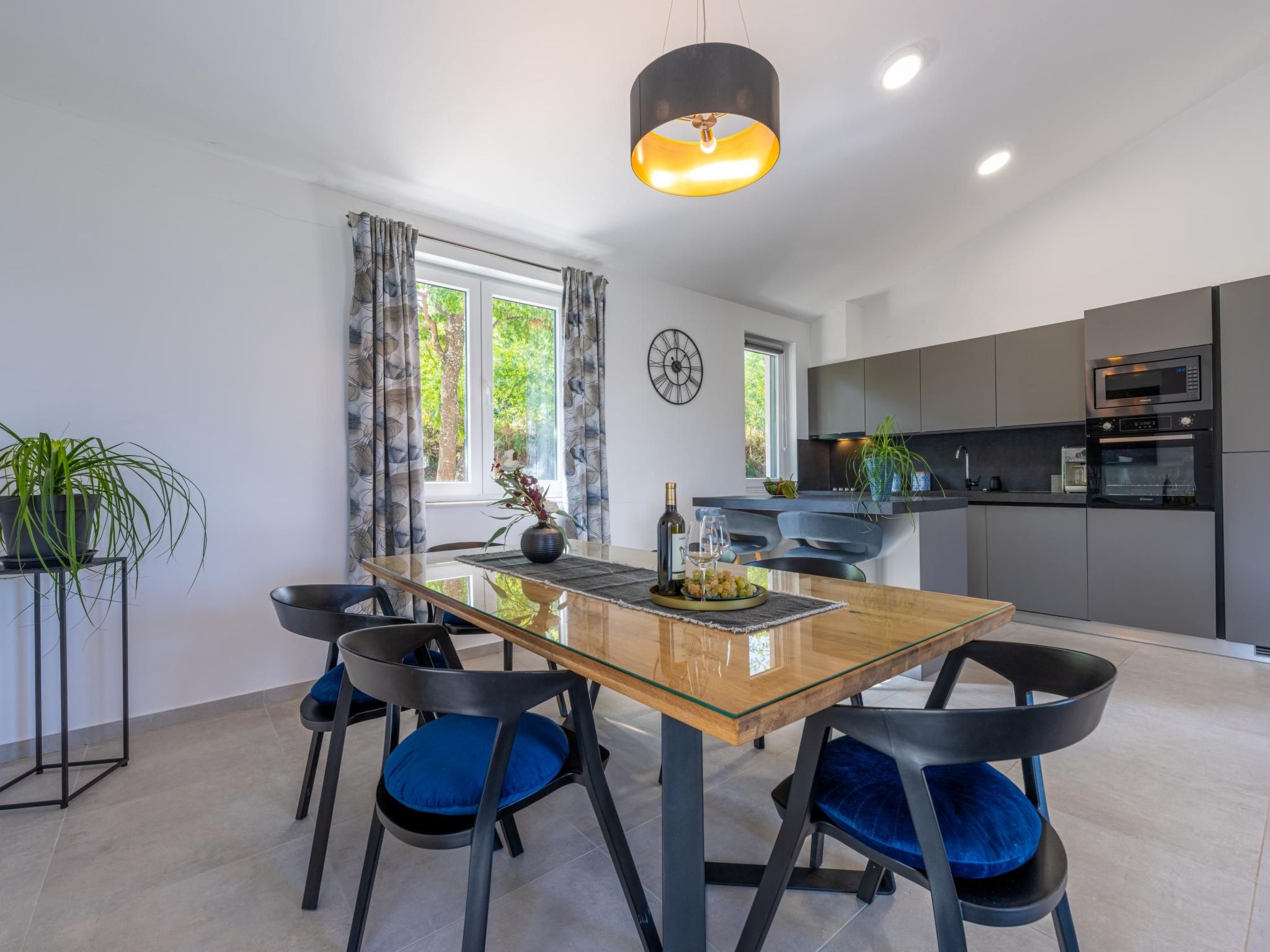 Für 5 Personen und 1 Kind in Kukurini, Istrien (Binnenland von Istrien)-Dedans