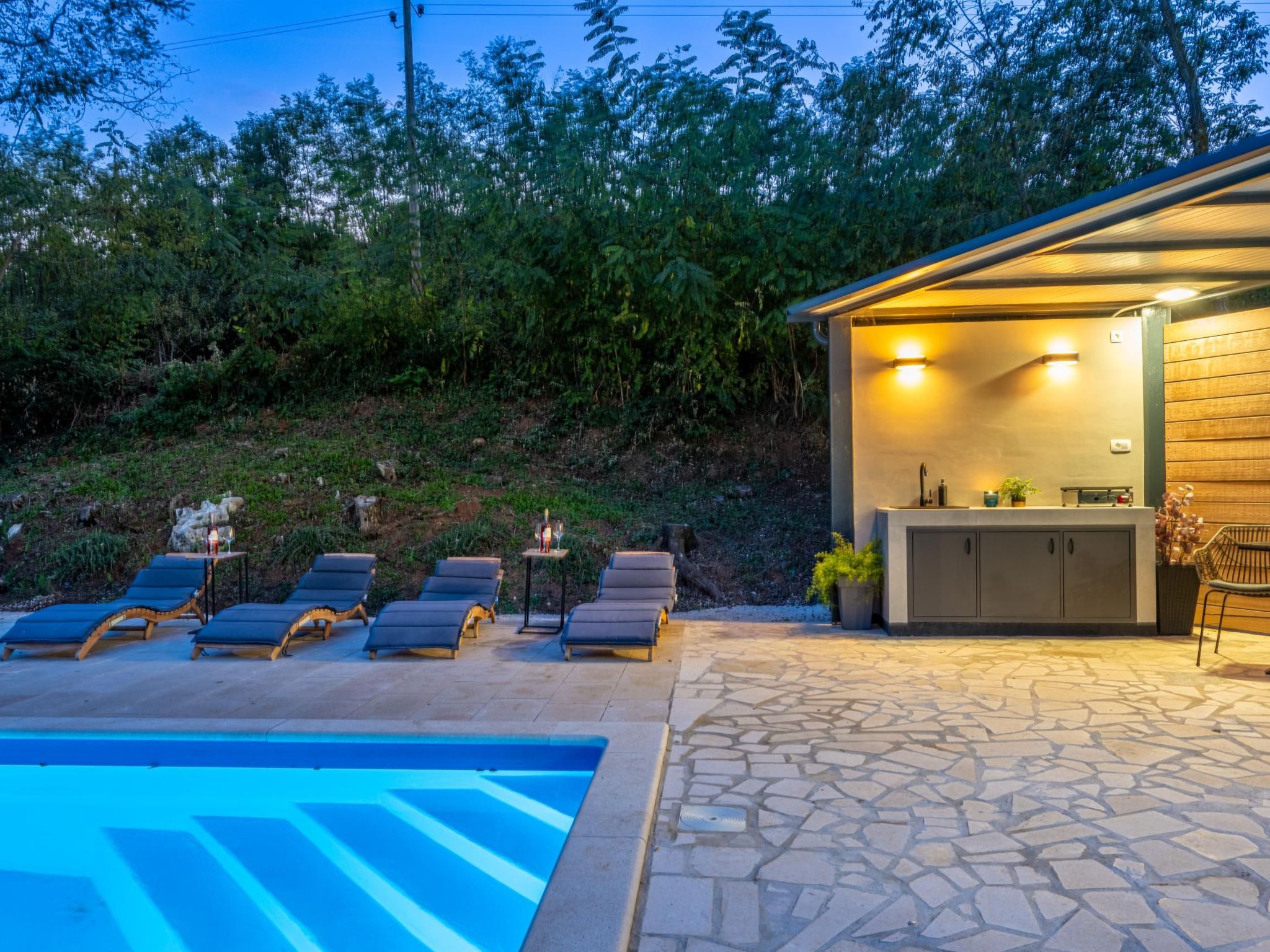 Für 5 Personen und 1 Kind in Kukurini, Istrien (Binnenland von Istrien)-Dedans