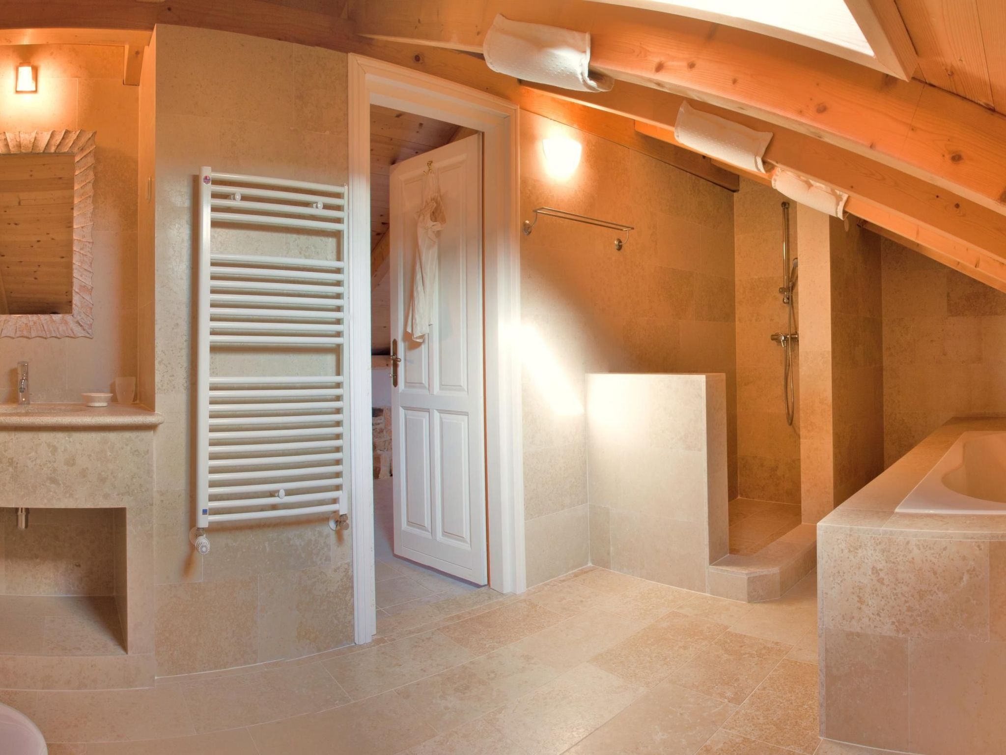 Casa Gaia Grande-Drinnen