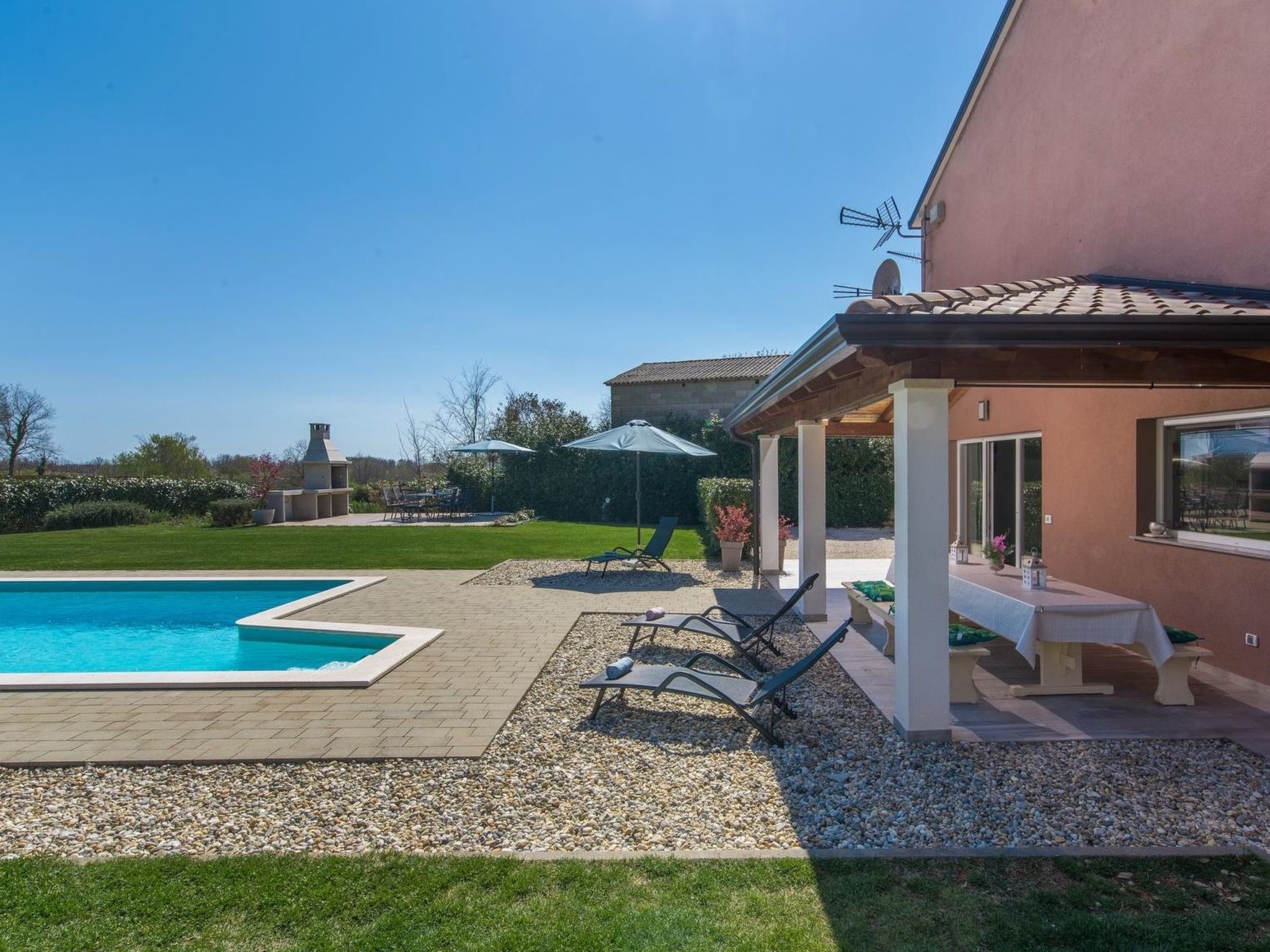Ferienvilla "Villa Perhat" mit eigenem Pool-Binnen
