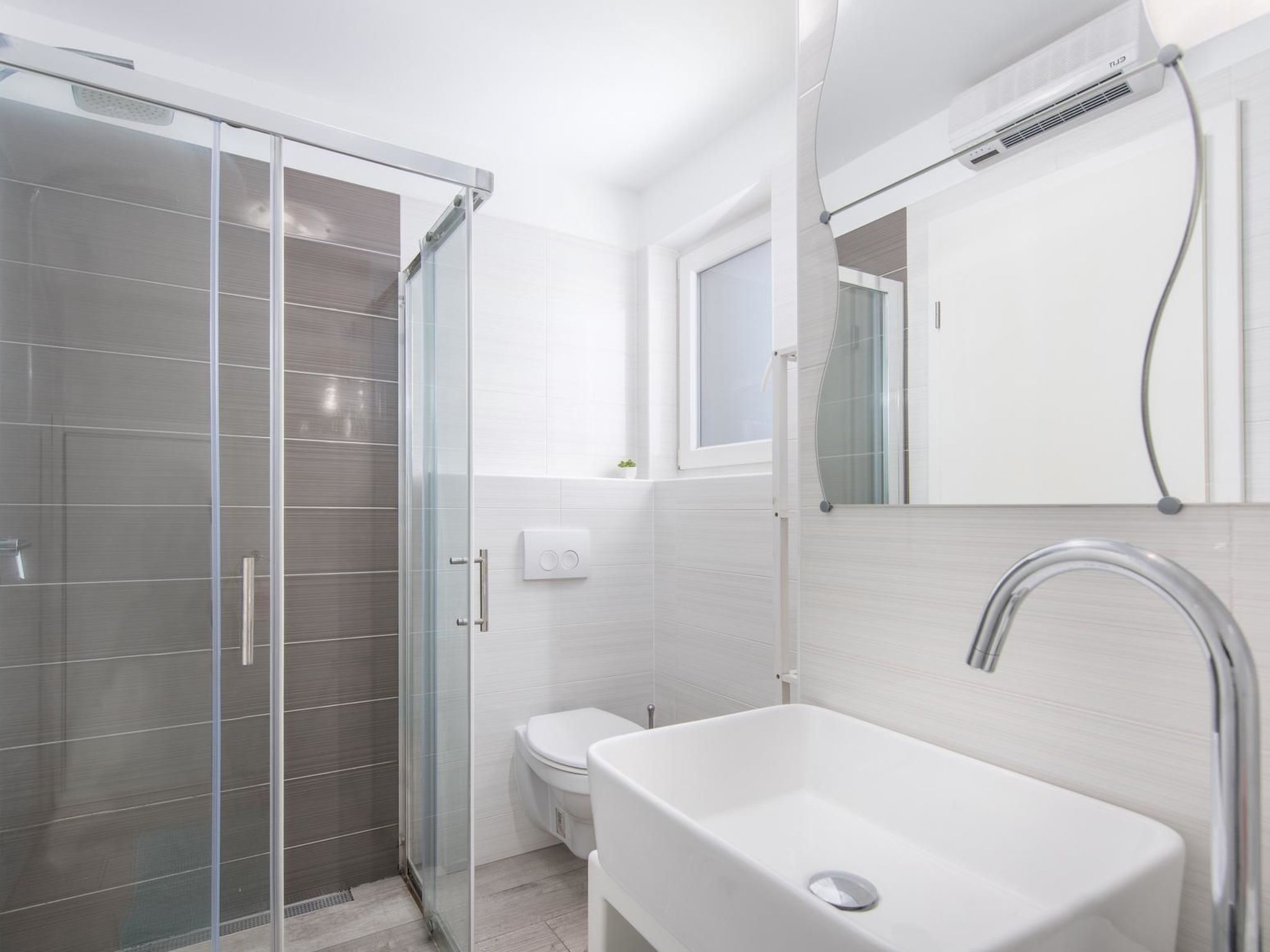 Ferienvilla "Villa Perhat" mit eigenem Pool-Binnen