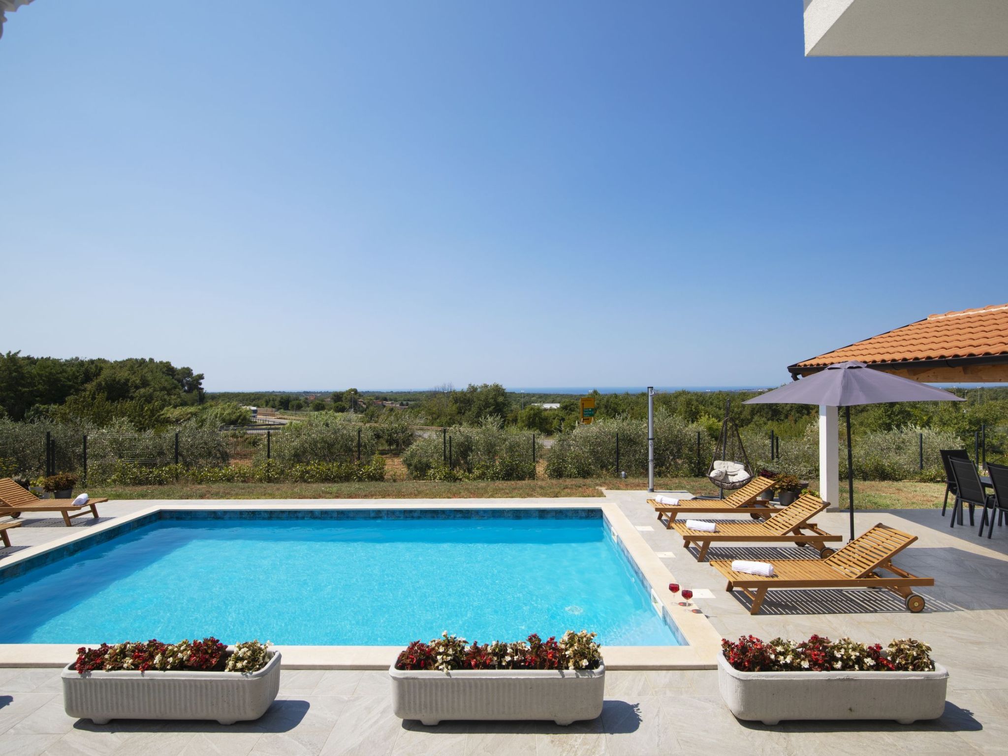 Villa Euphoria mit Pool, Sauna und Whirlpool-Binnen