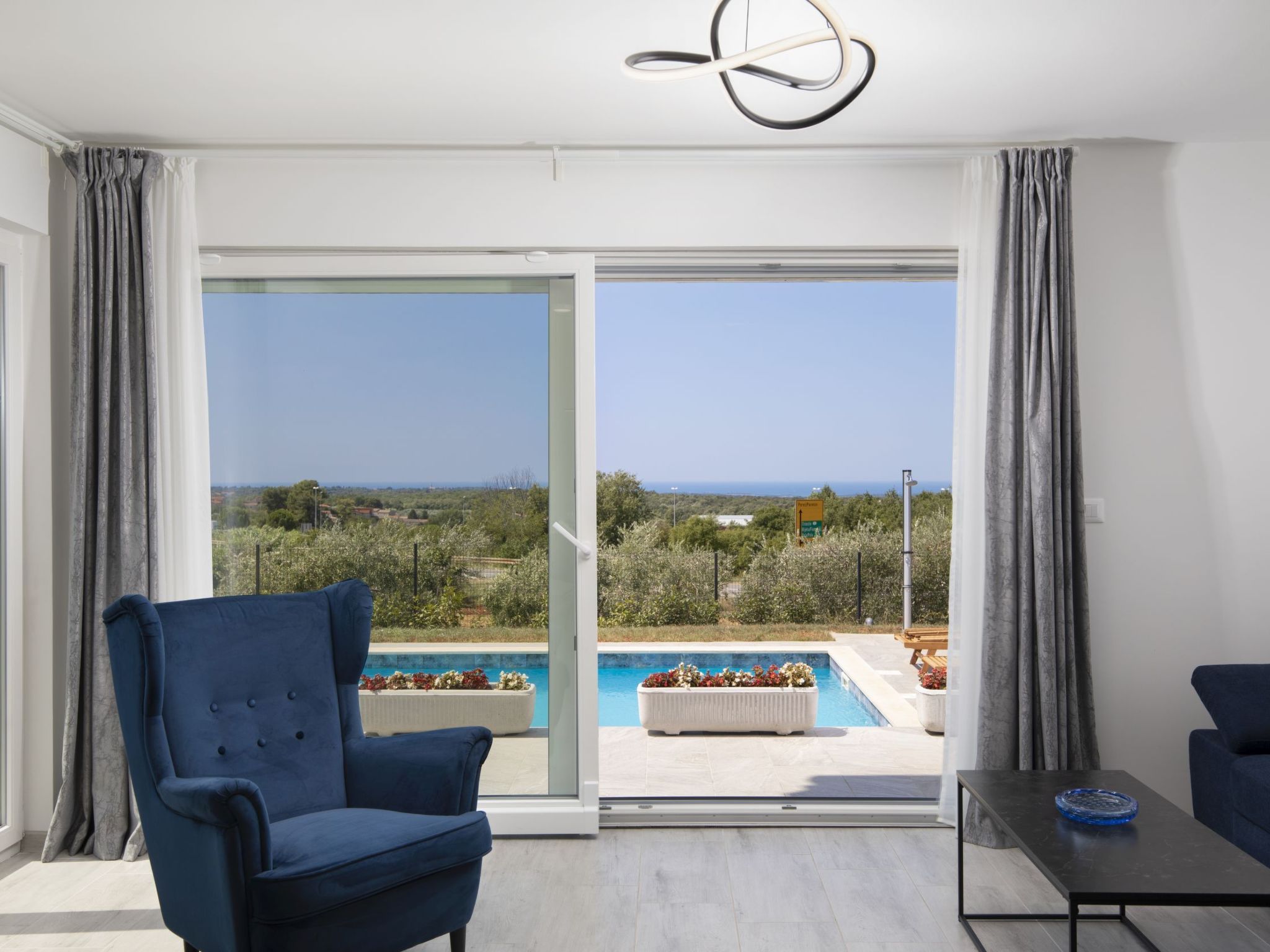 Villa Euphoria mit Pool, Sauna und Whirlpool-Binnen