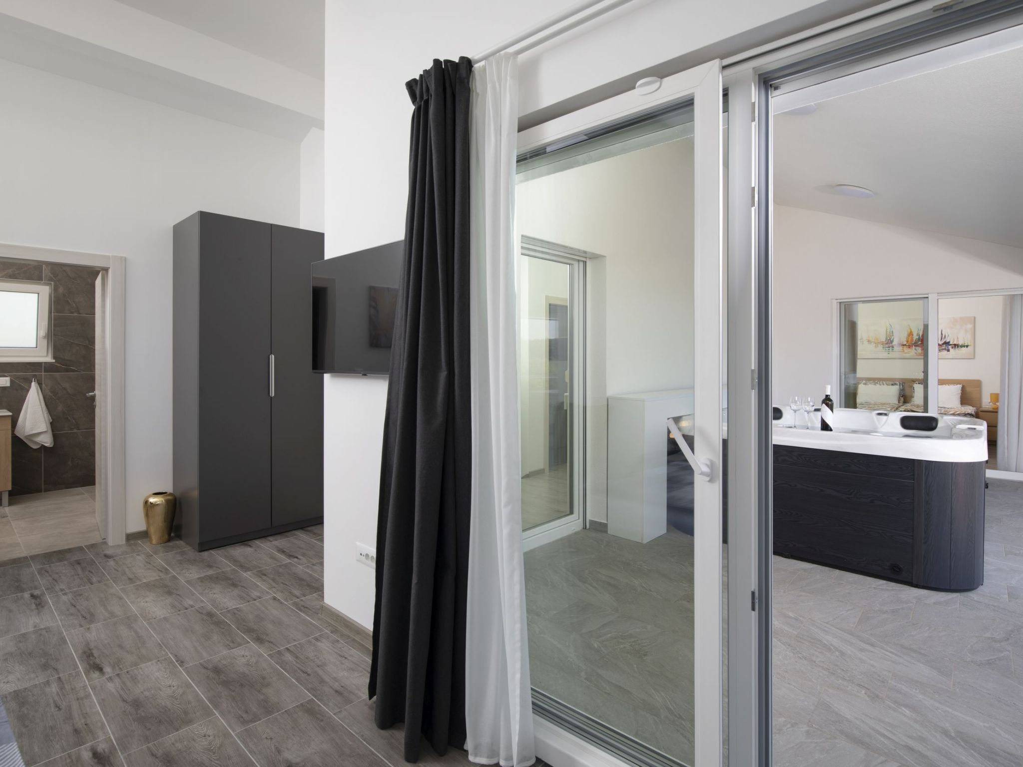 Villa Euphoria mit Pool, Sauna und Whirlpool-Binnen