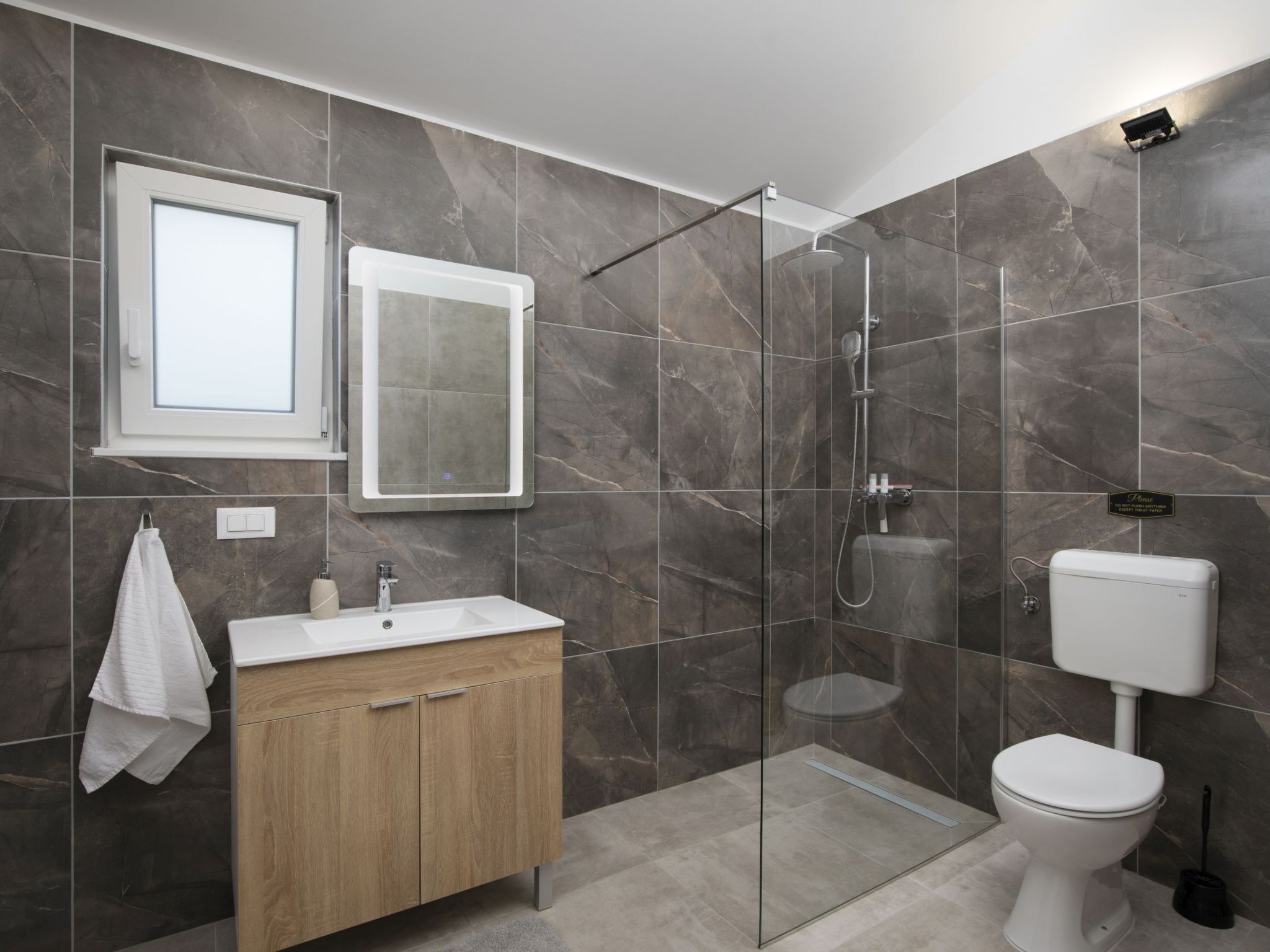 Villa Euphoria mit Pool, Sauna und Whirlpool-Binnen