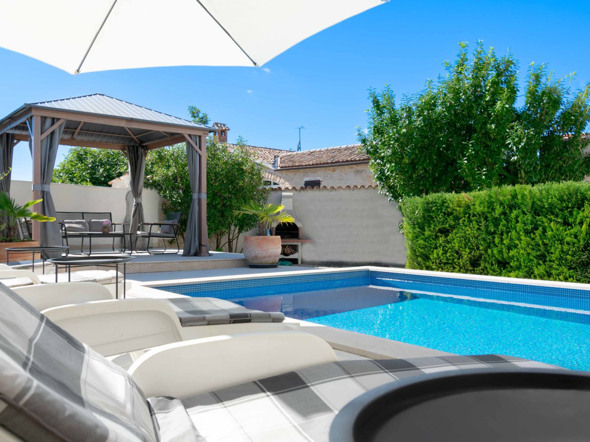 Villa Martin - Rückzugsort auf dem Land mit Pool-Binnen