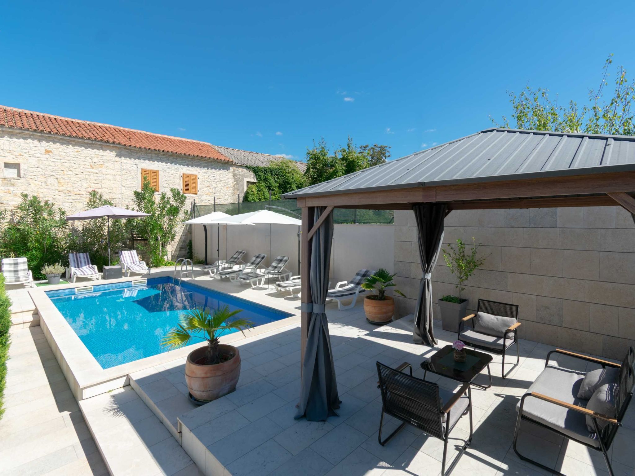 Villa Martin - Rückzugsort auf dem Land mit Pool-Binnen