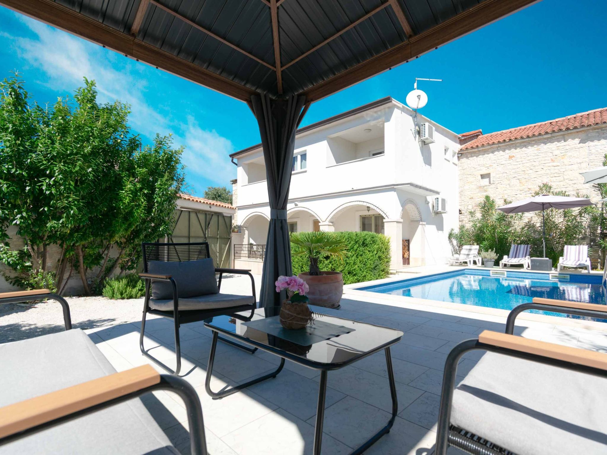 Villa Martin - Rückzugsort auf dem Land mit Pool-Binnen