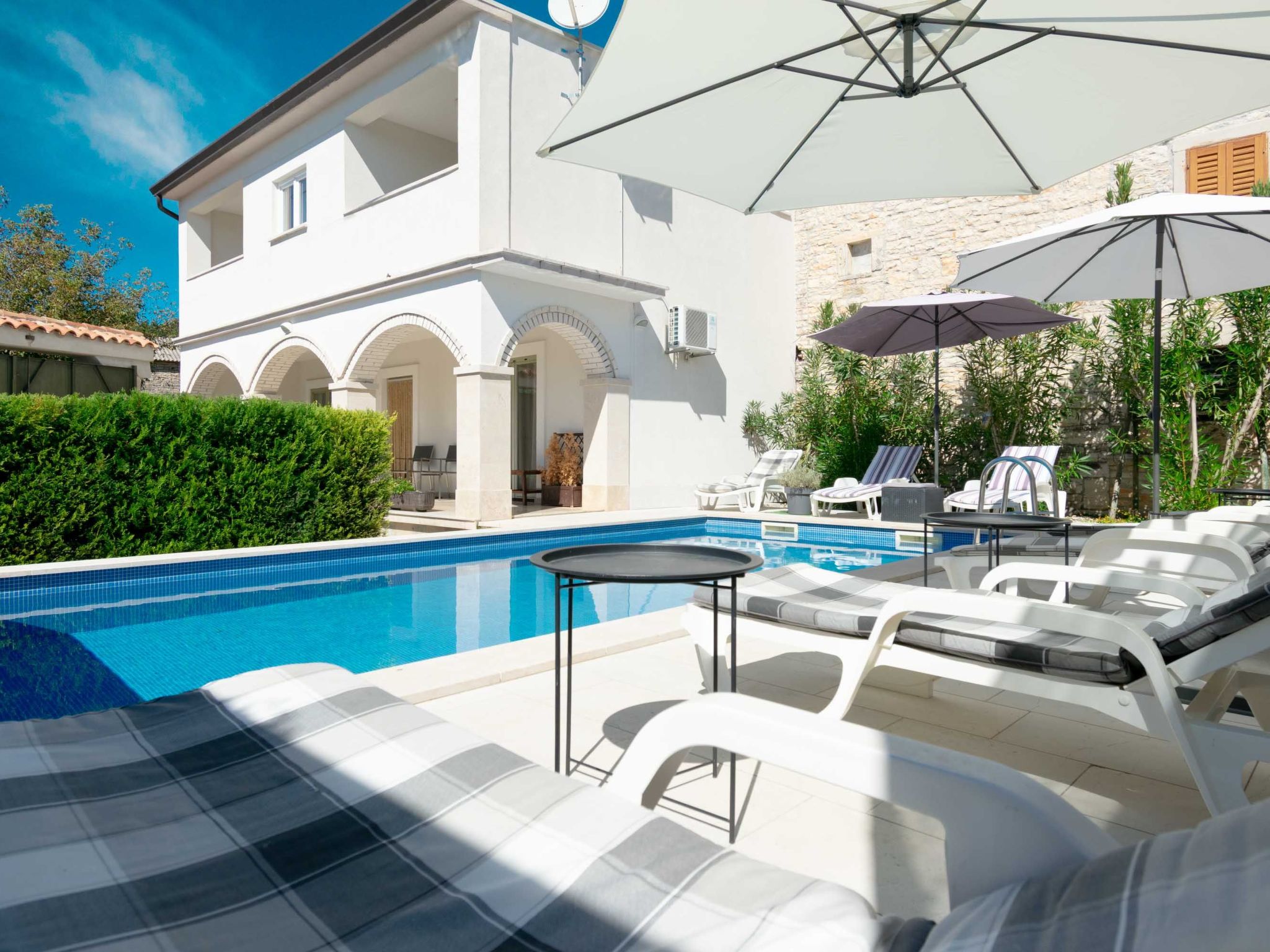 Villa Martin - Rückzugsort auf dem Land mit Pool-Binnen