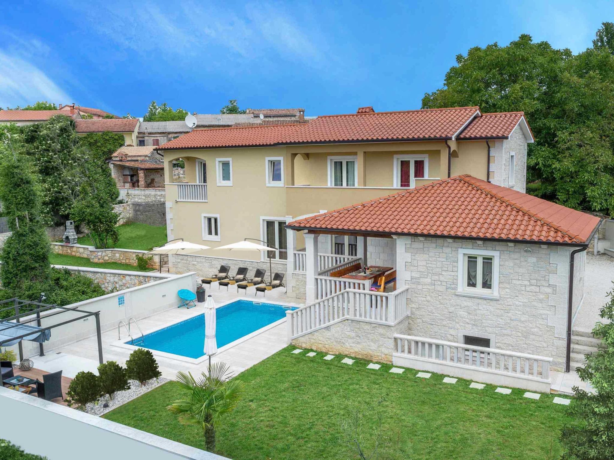 Private Villa mit Panoramablick-Dedans