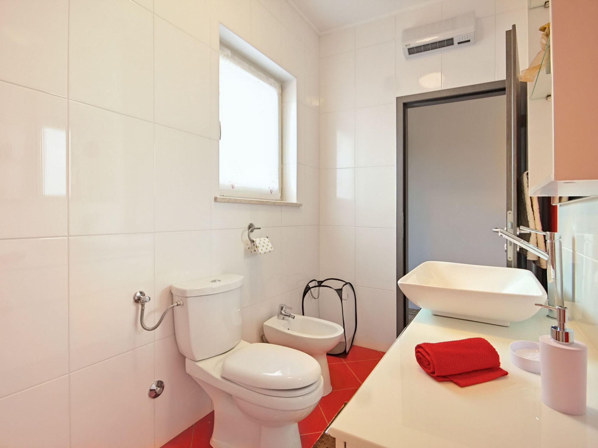 Private Villa mit Panoramablick-Dedans