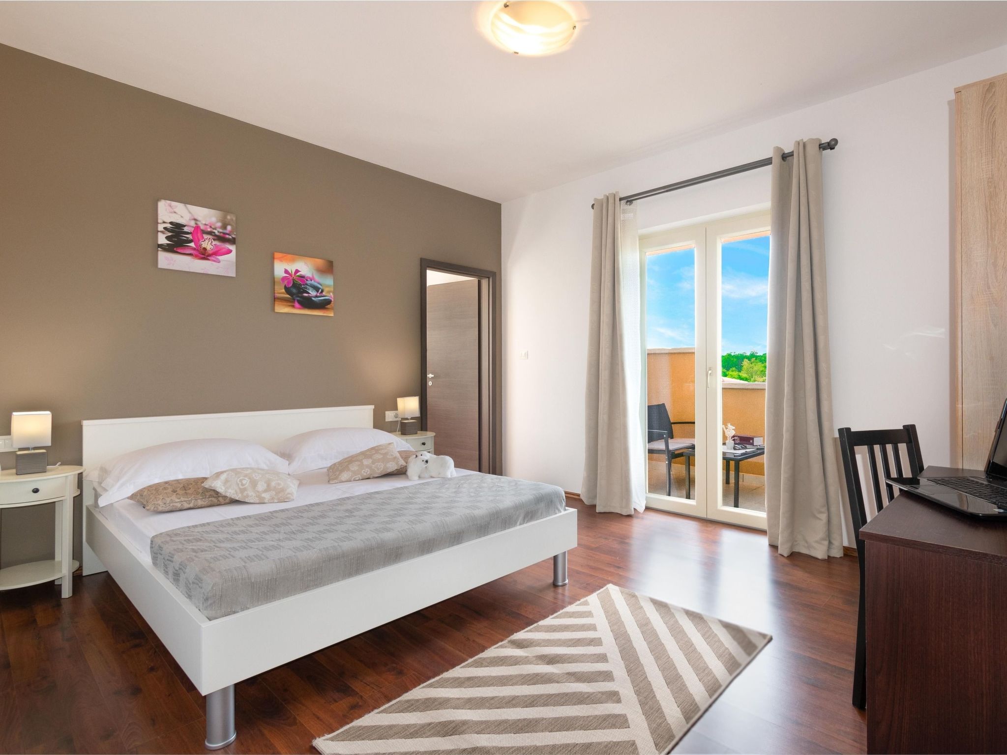 Private Villa mit Panoramablick-Dedans