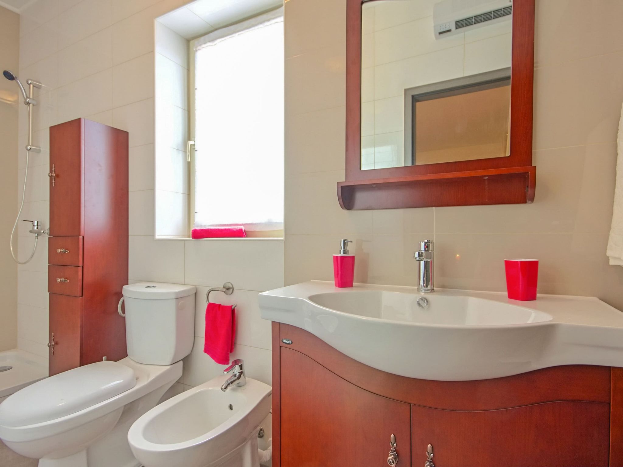 Private Villa mit Panoramablick-Dedans