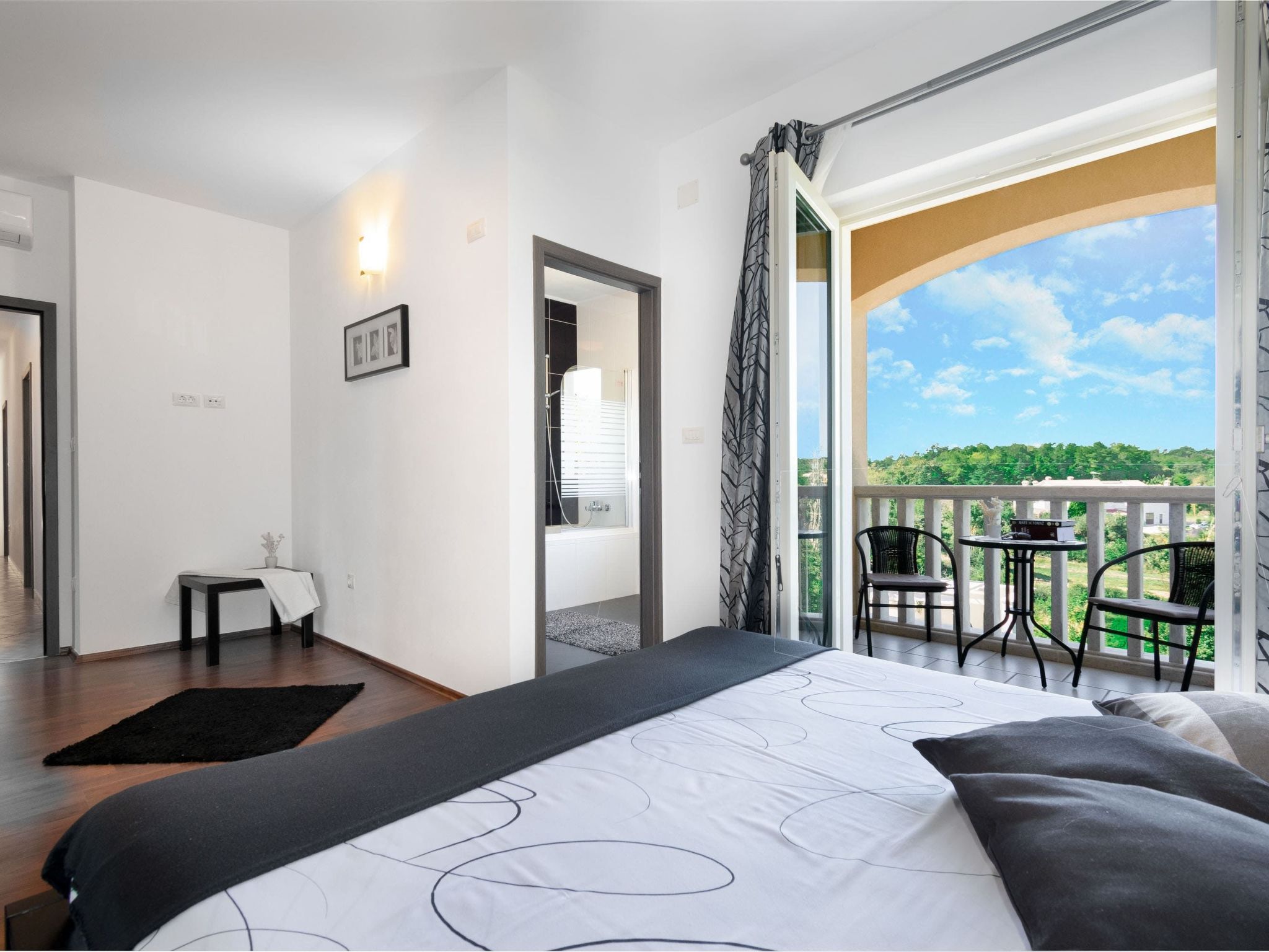 Private Villa mit Panoramablick-Dedans