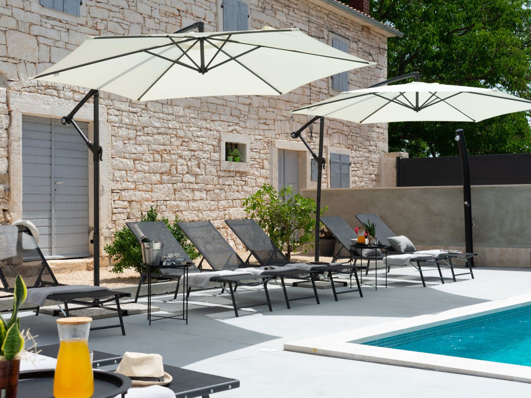 Designer Villa Simone - Modern und Heritage Style-Binnen