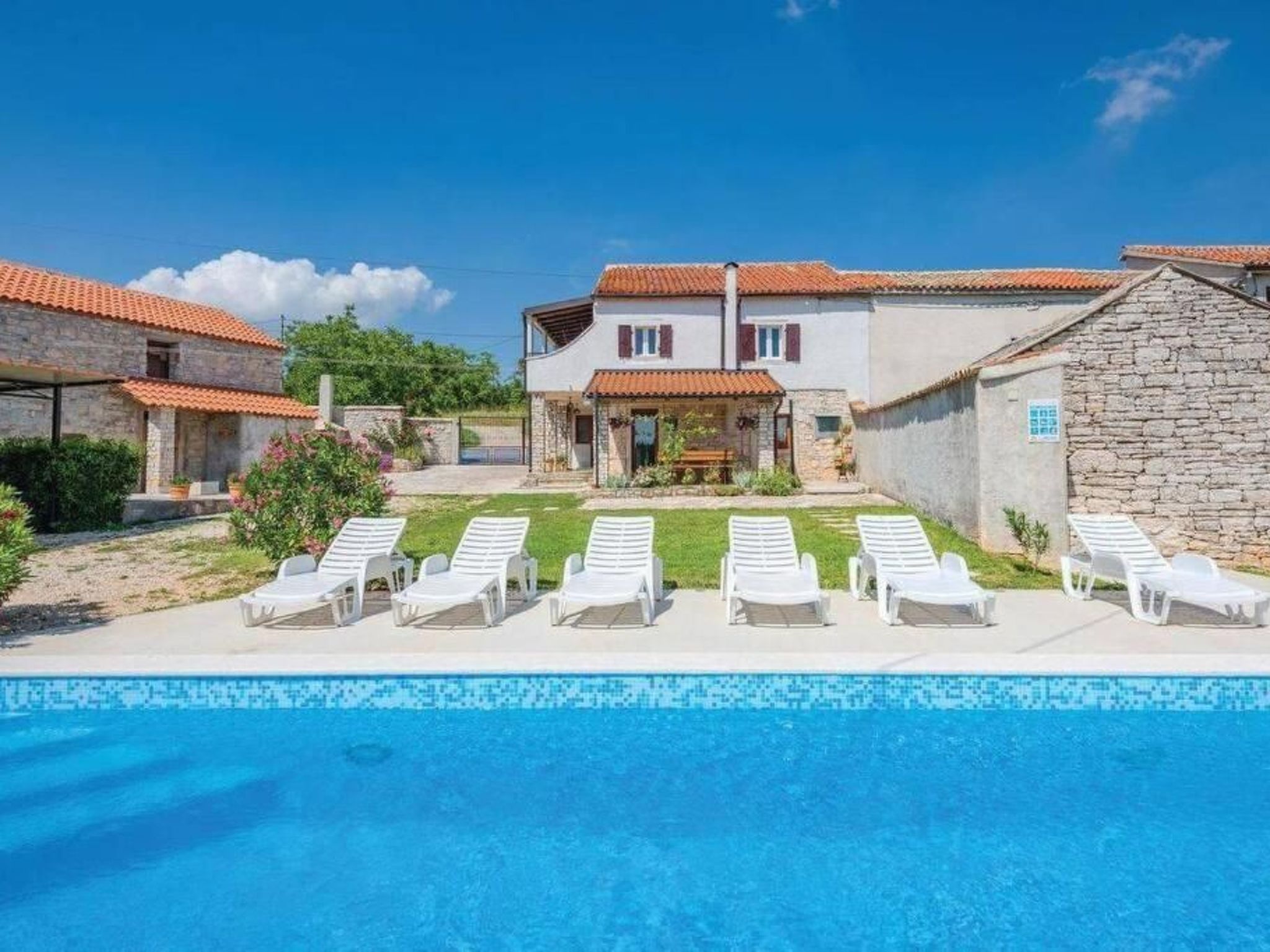 Vakantiehuis met privé zwembad in Jakovici (Kroatië) voor 8 personen