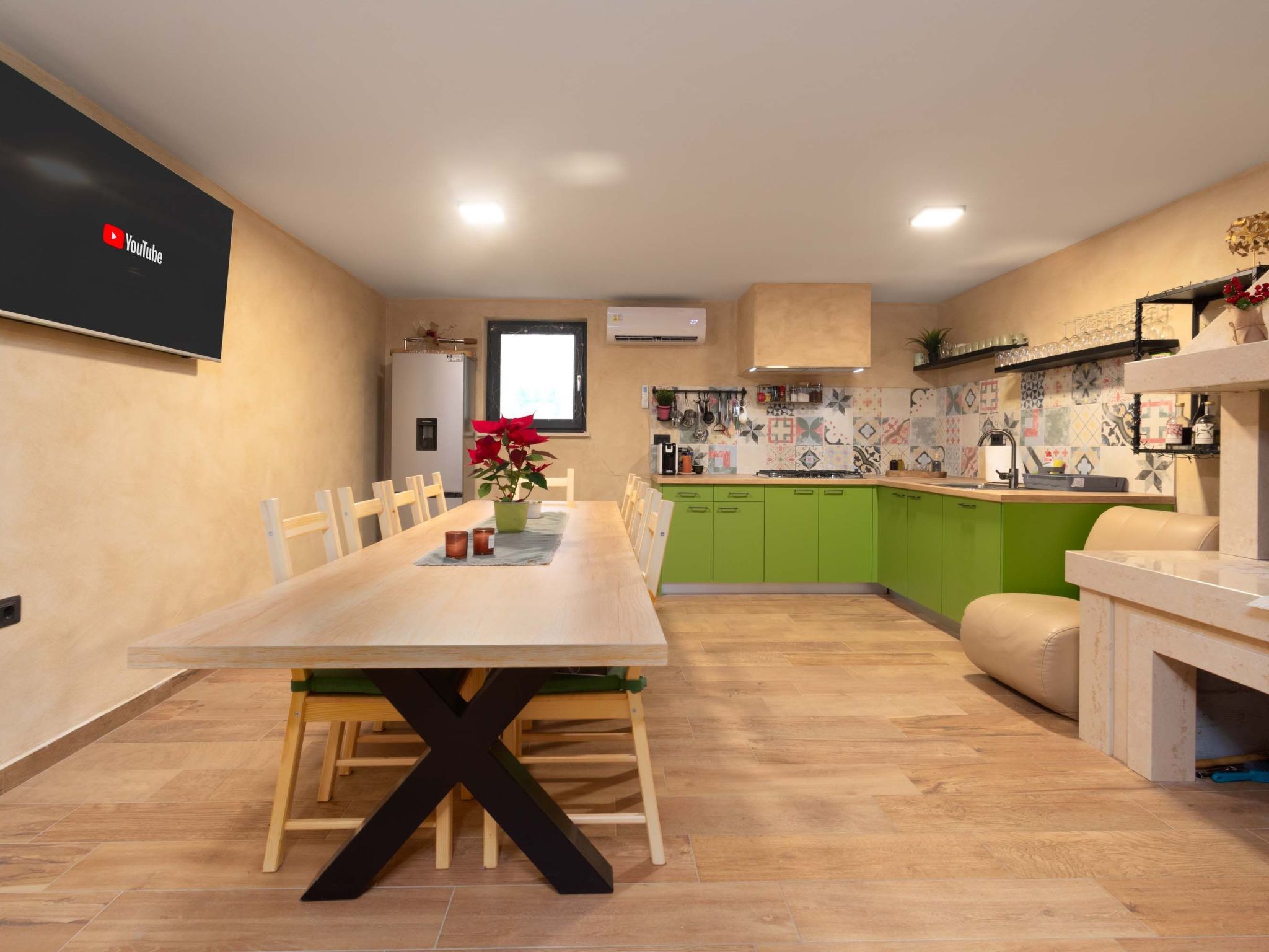 Modern 300m² Villa - King Beds and Leisure Zone-Binnen