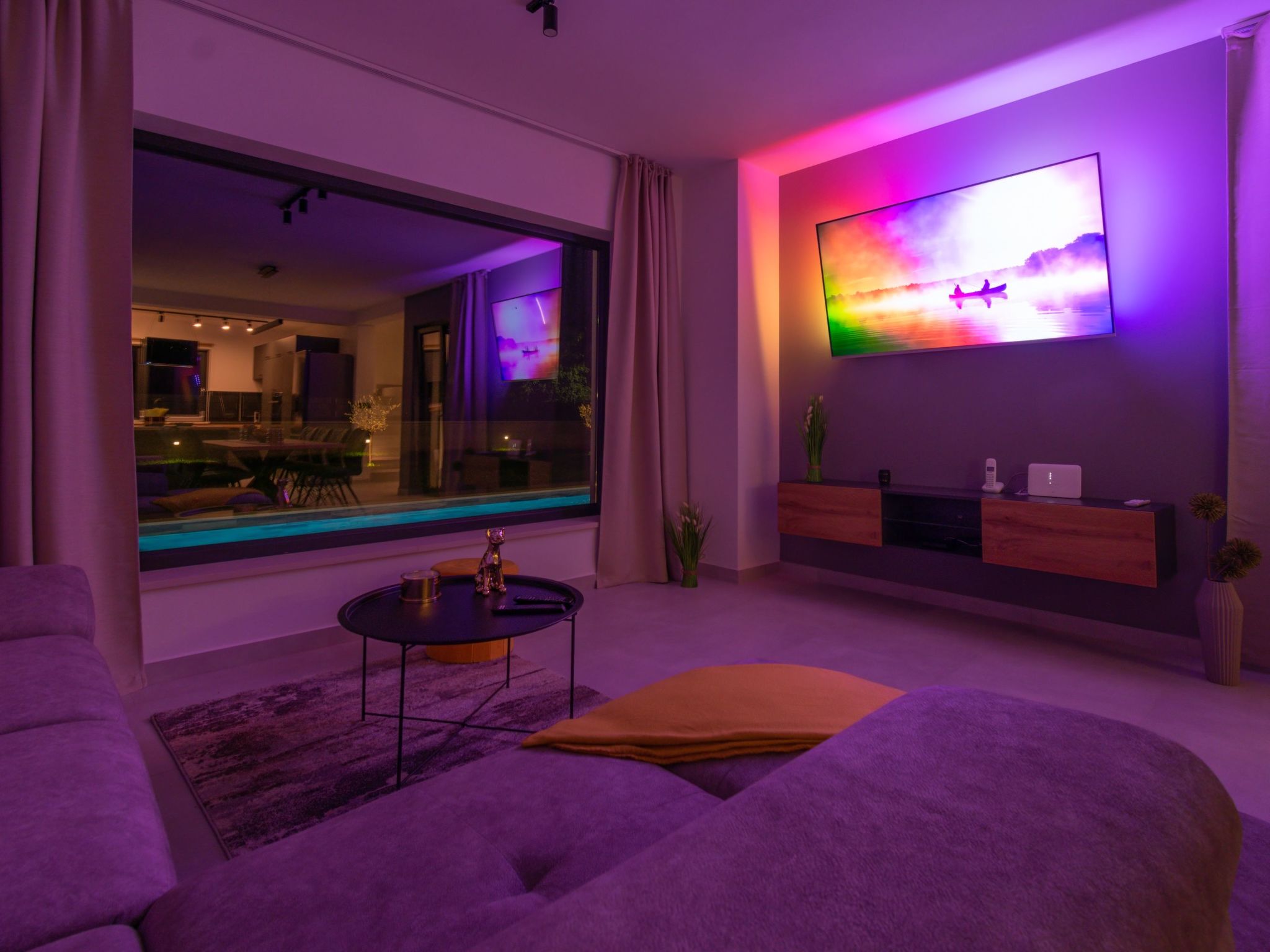 Modern 300m² Villa - King Beds and Leisure Zone-Binnen