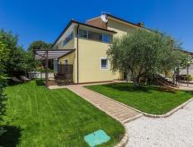 Knus appartement Nino nabij Poreč met verwarmd zwembad en tuin - thumbnail 1