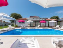 Knus appartement Nino nabij Poreč met verwarmd zwembad en tuin - thumbnail 2