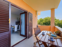 Knus appartement Lili nabij Poreč met gedeelde tuin - thumbnail 4